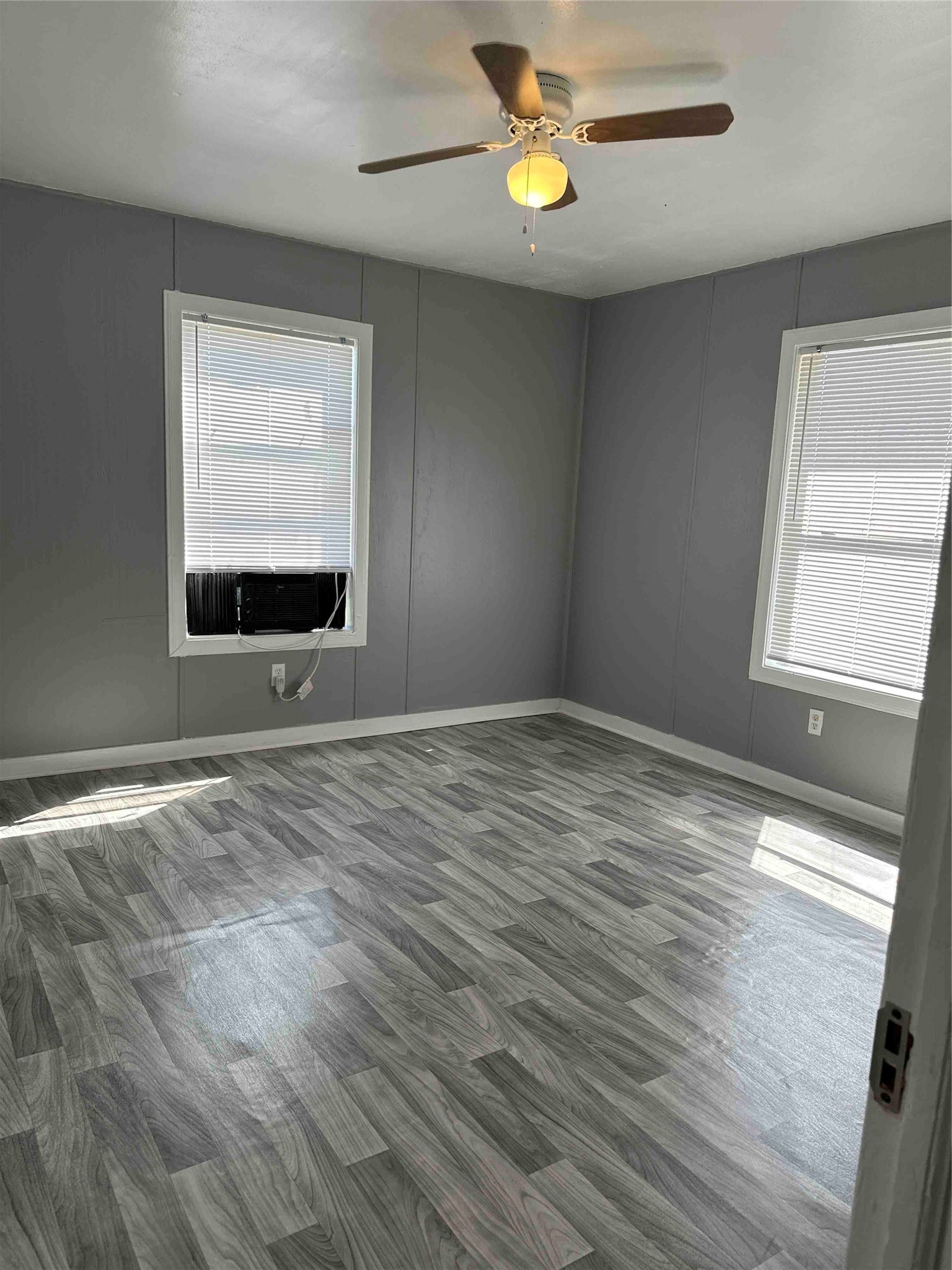 1907 Avenue C 4 Property Photo 2
