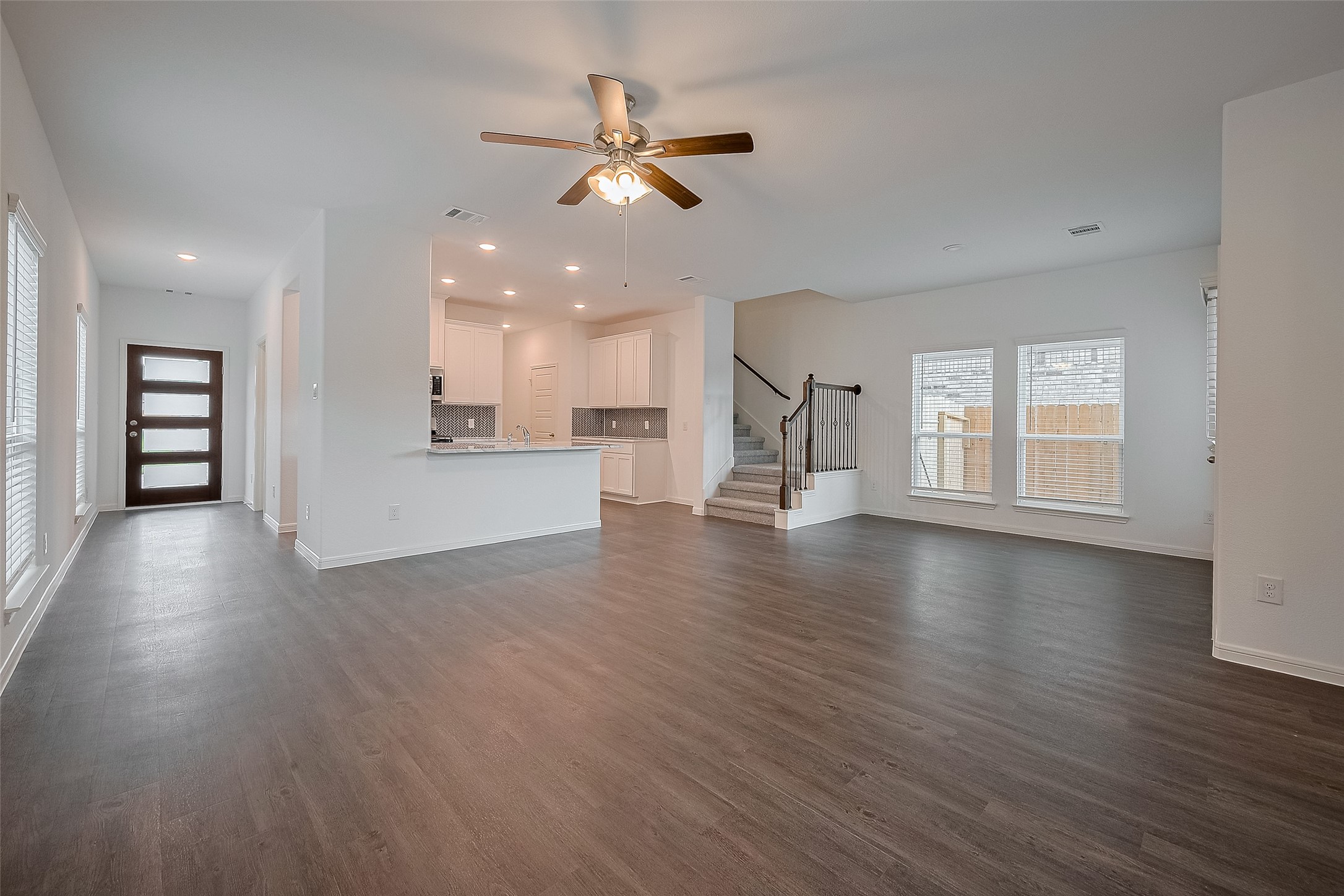 27097 Kestrel Trail Property Photo 6