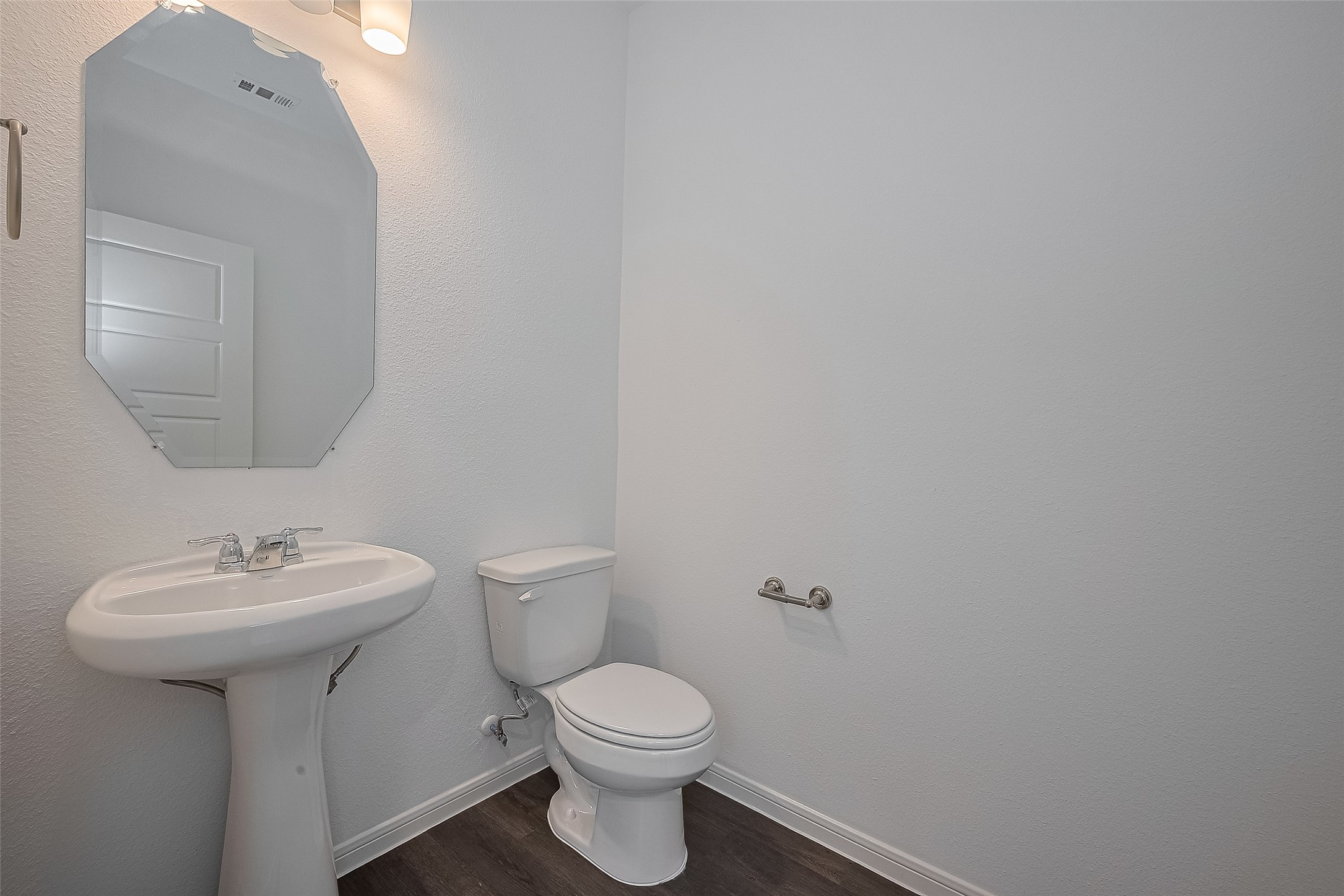 27097 Kestrel Trail Property Photo 16