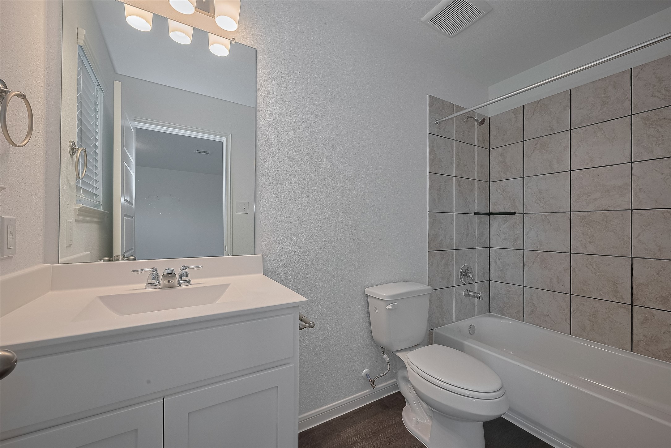 27097 Kestrel Trail Property Photo 24