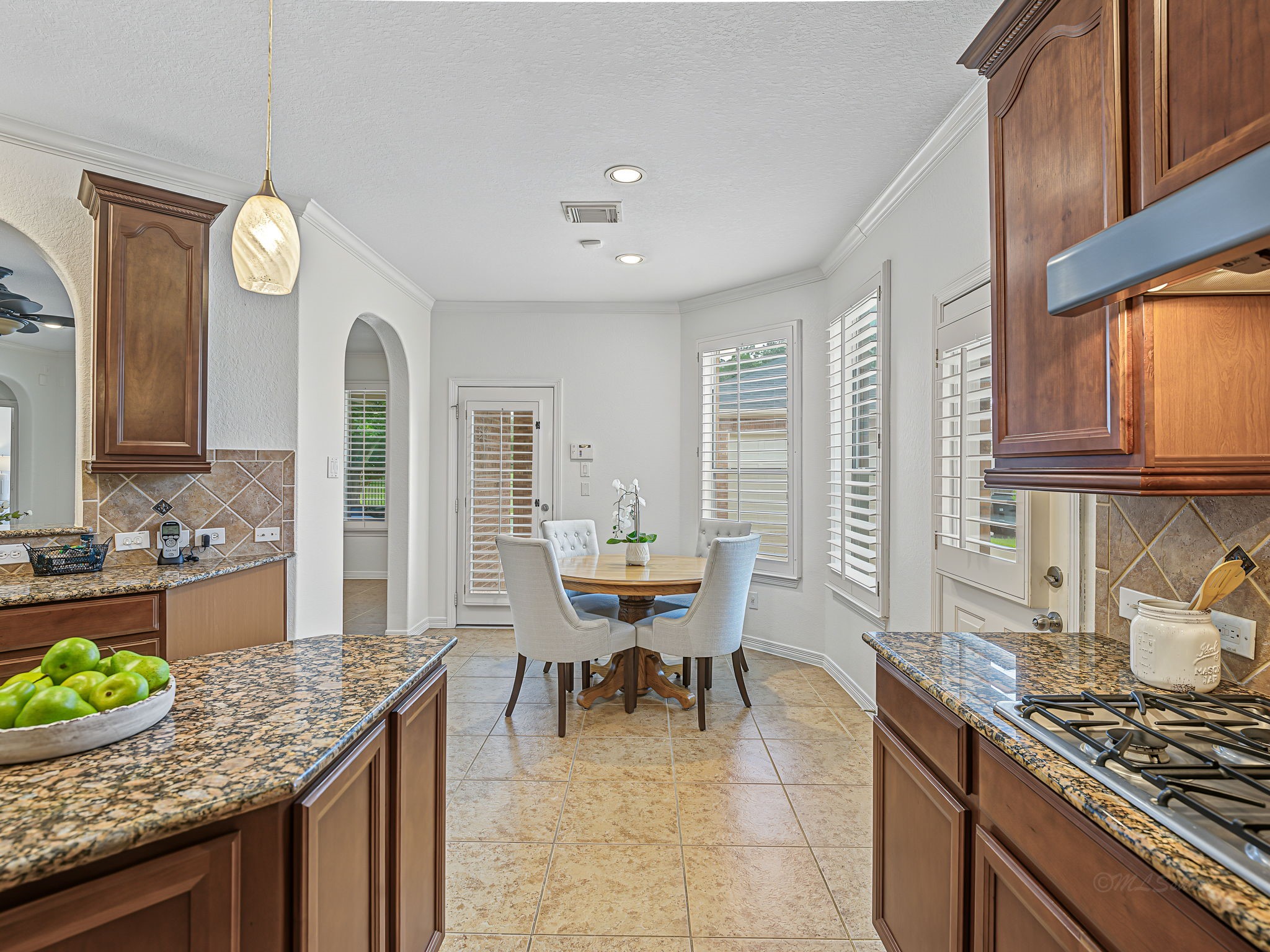8310 Crescent Knolls Drive Property Photo 16