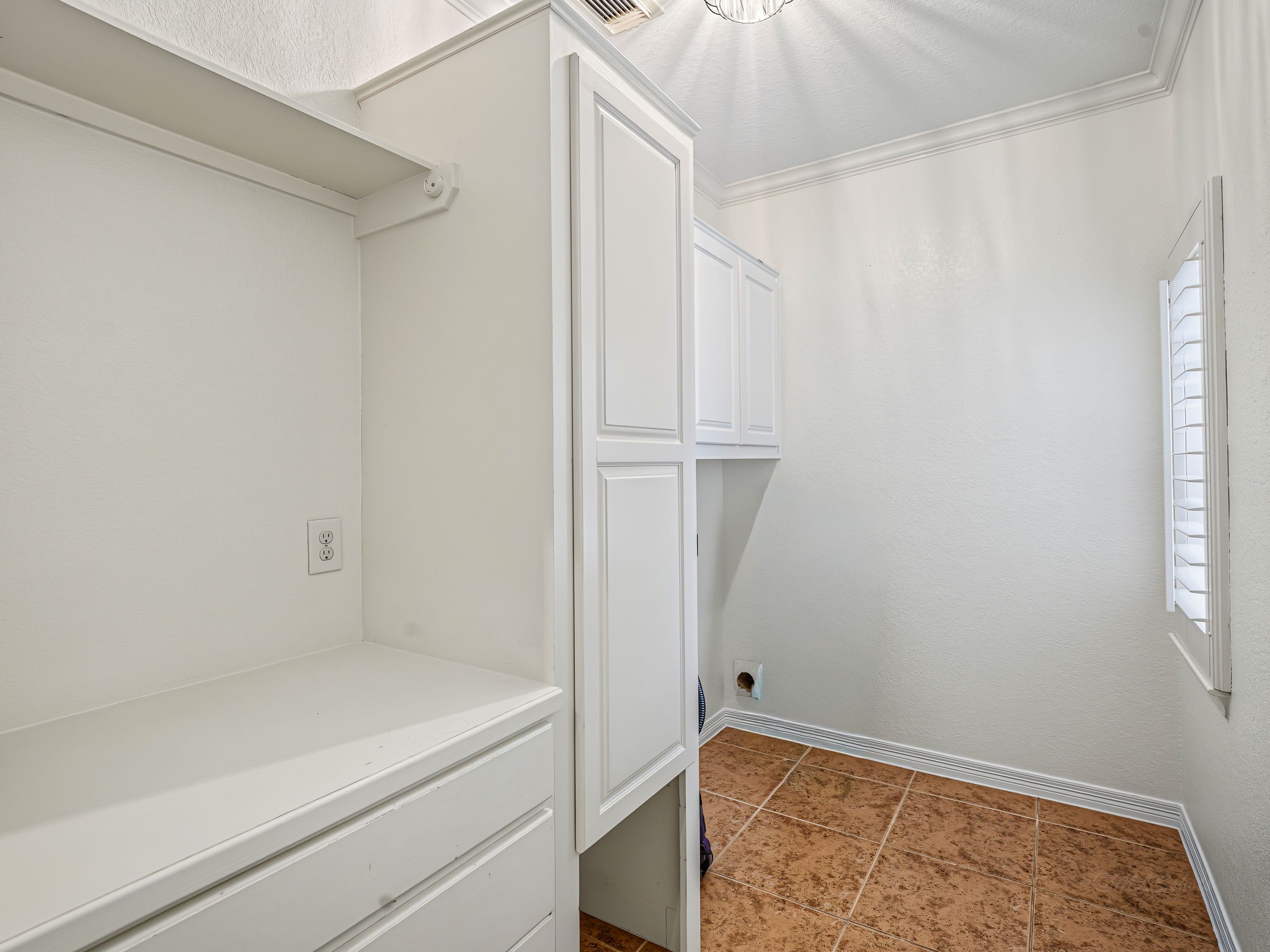 8310 Crescent Knolls Drive Property Photo 36