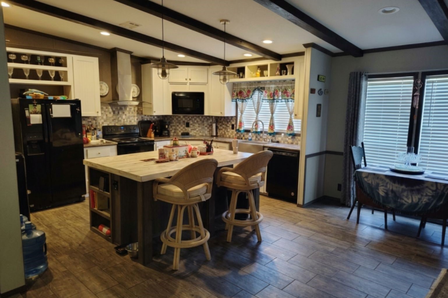 505 Locke Street Property Photo 3