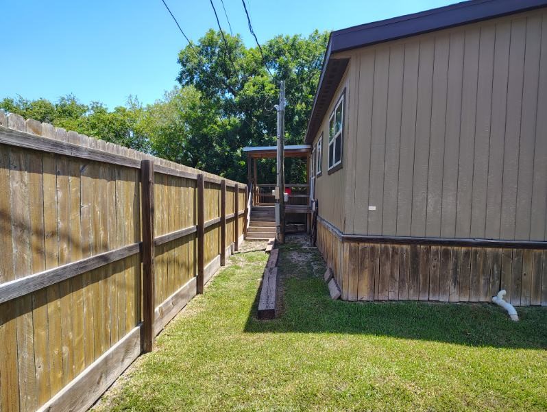 505 Locke Street Property Photo 26