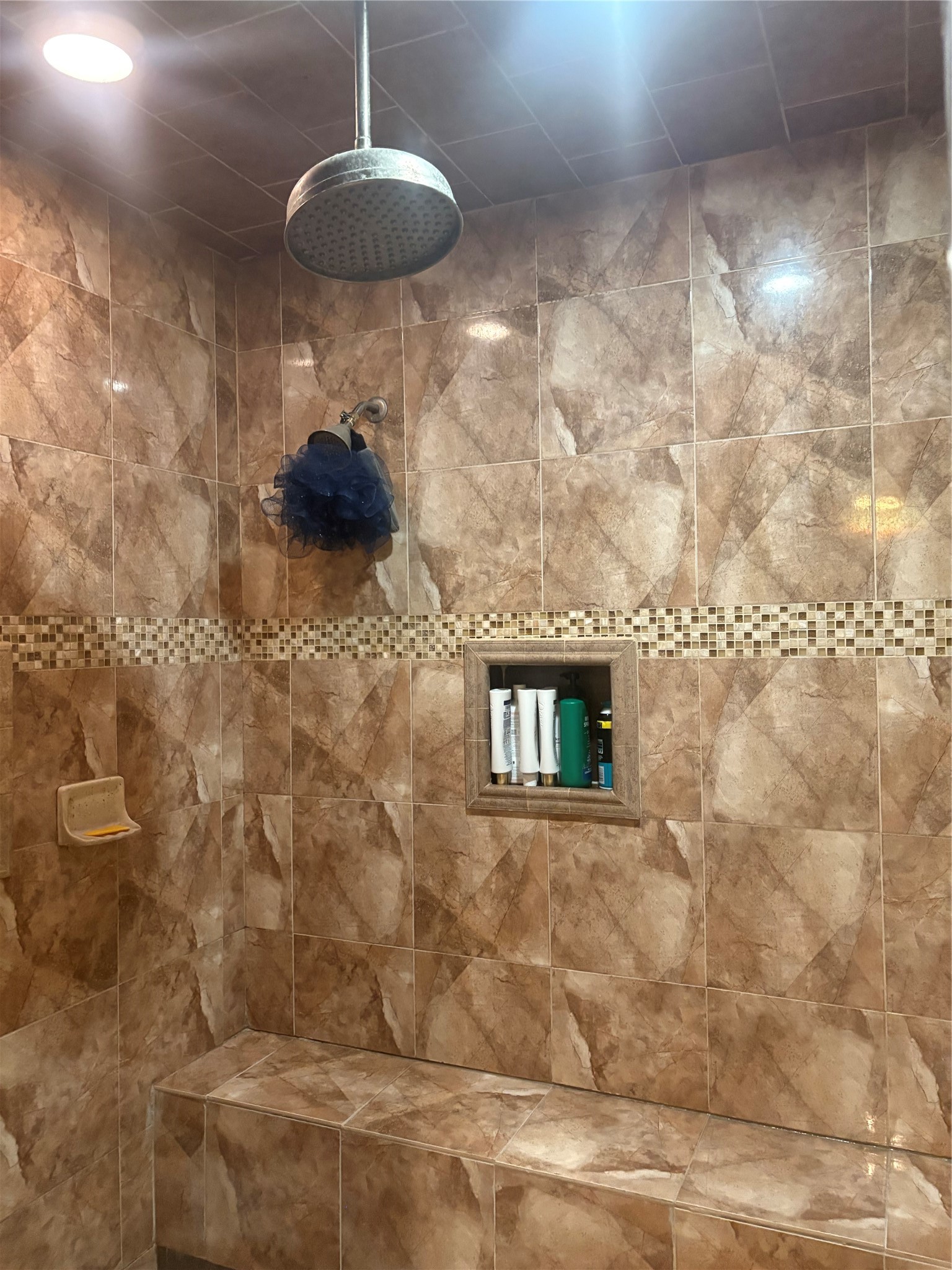208 Lakeshore Drive Property Photo 4