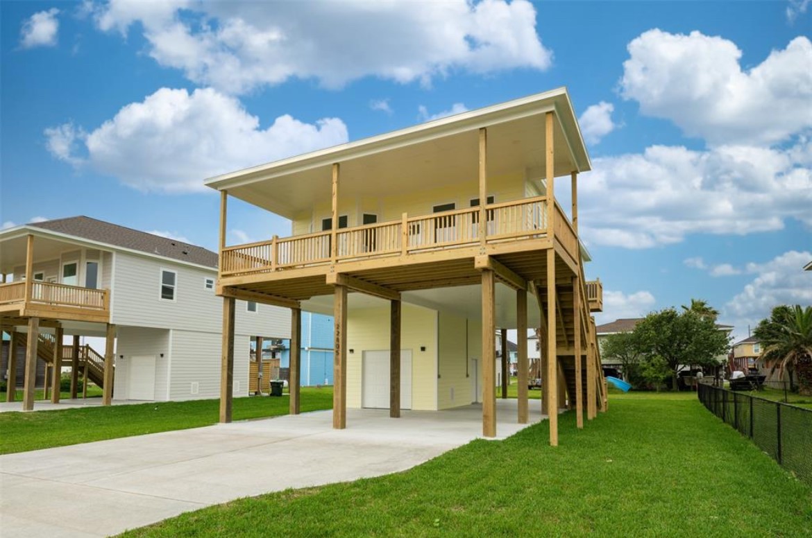22805 Miramar Circle Property Photo 4