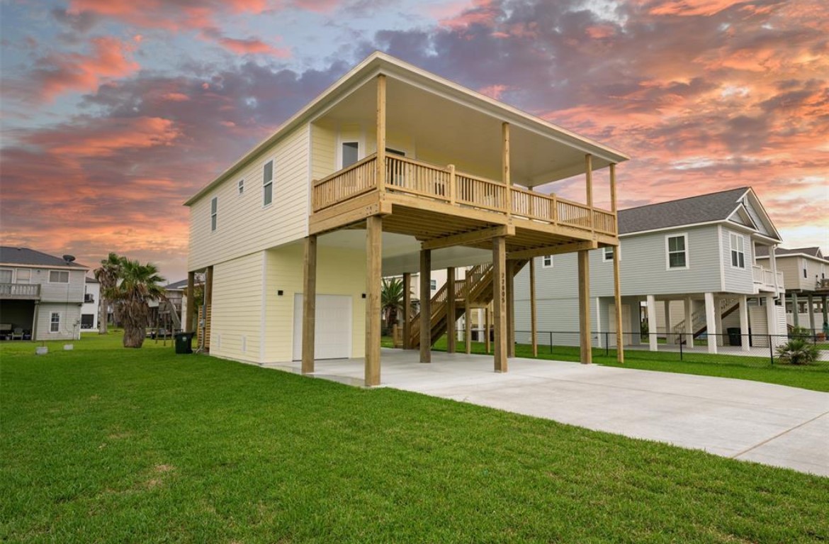 22805 Miramar Circle Property Photo 5
