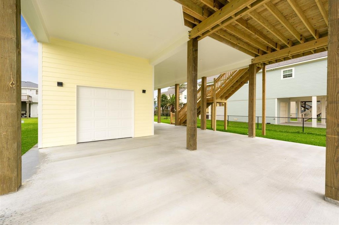 22805 Miramar Circle Property Photo 7