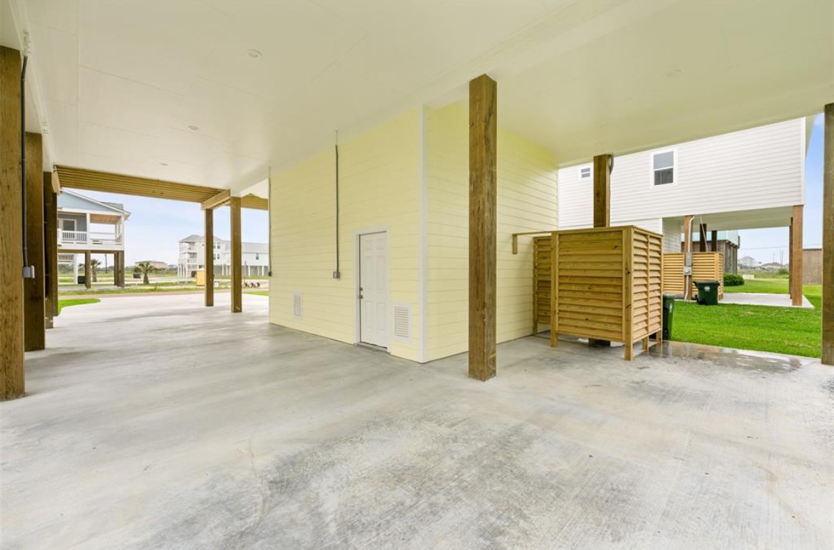 22805 Miramar Circle Property Photo 9
