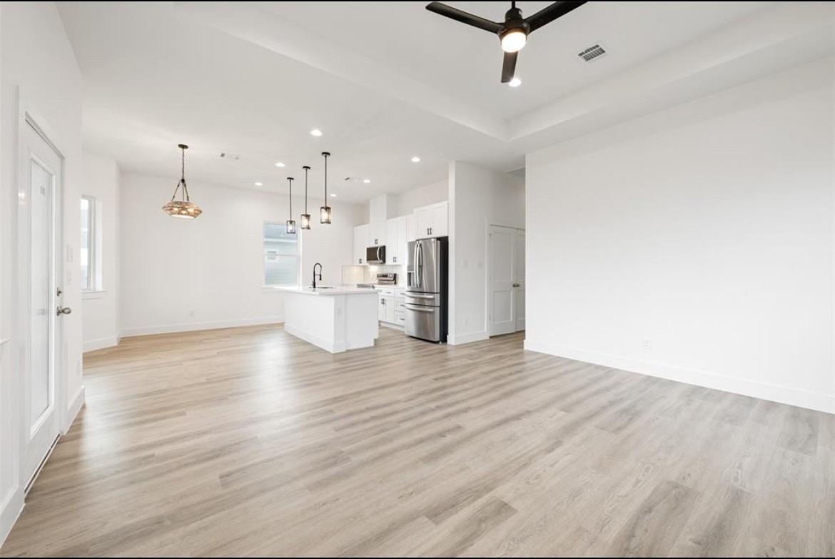 22805 Miramar Circle Property Photo 17