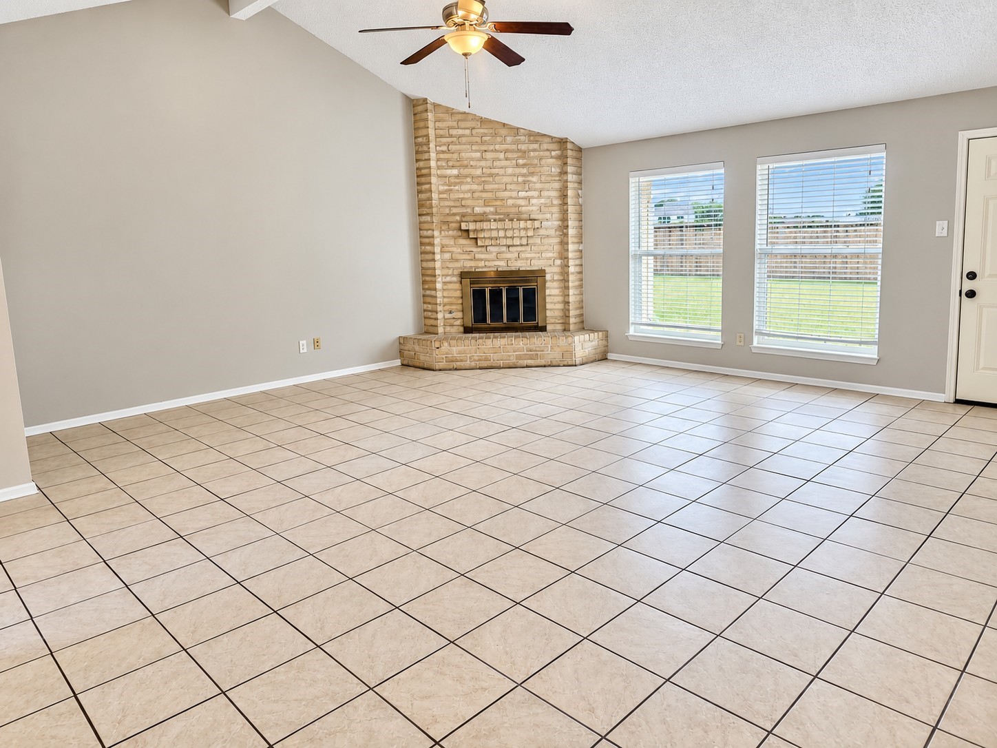 662 Fair Oak Drive Property Photo 3