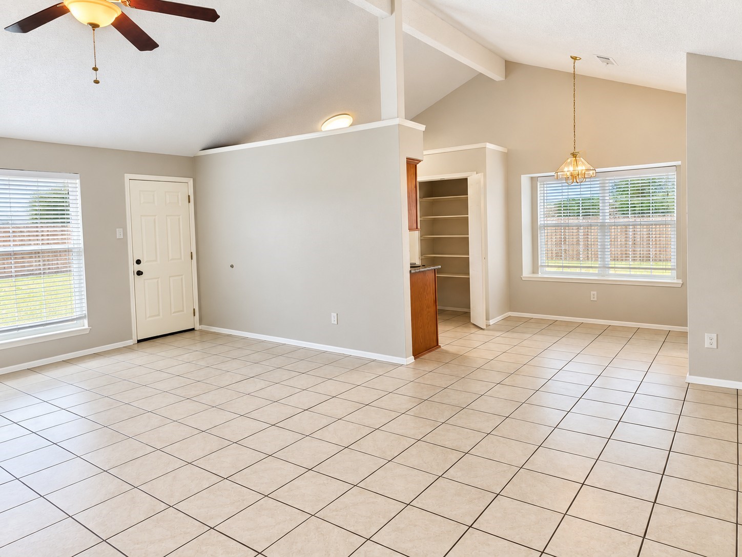 662 Fair Oak Drive Property Photo 4