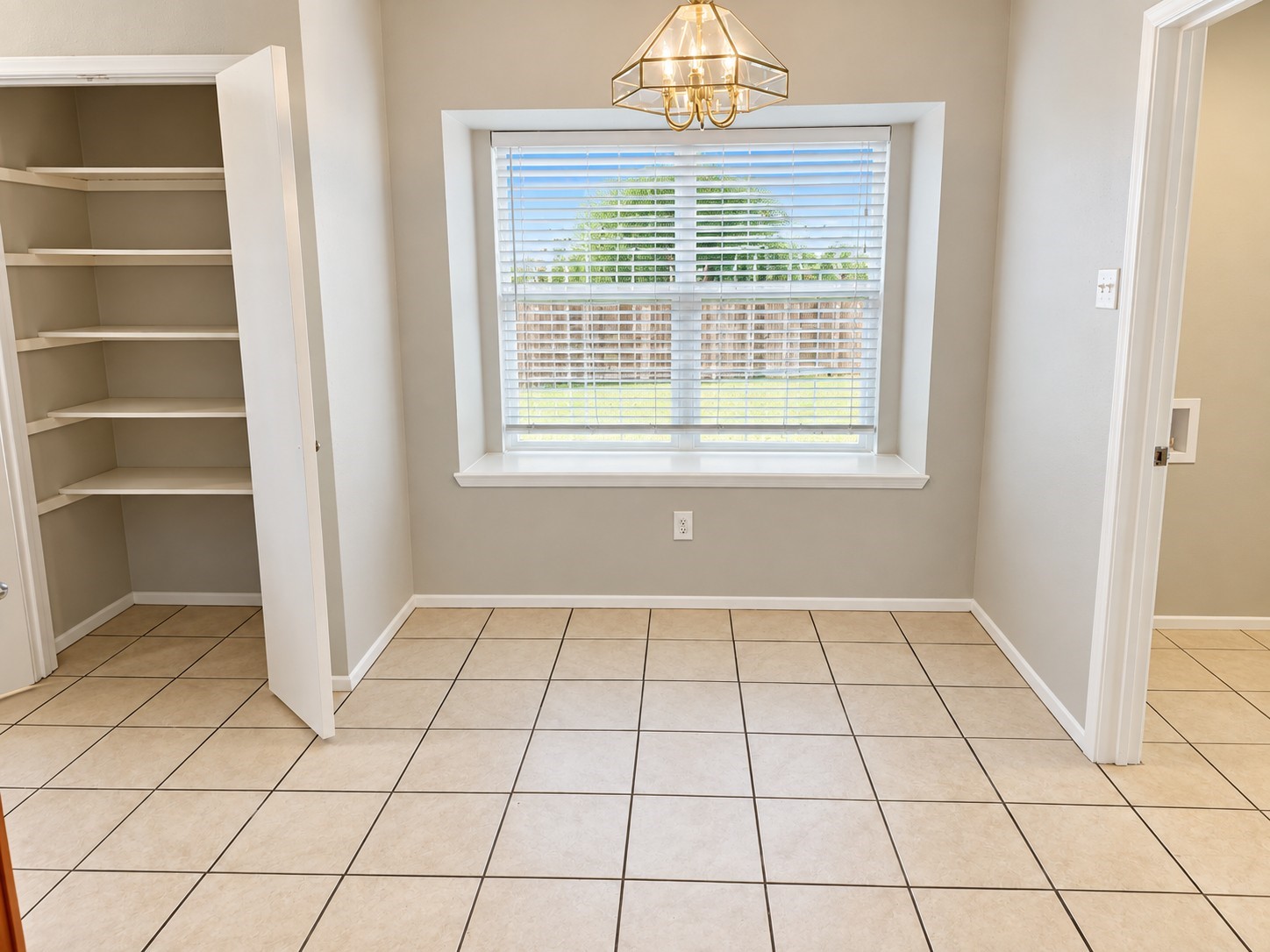 662 Fair Oak Drive Property Photo 7