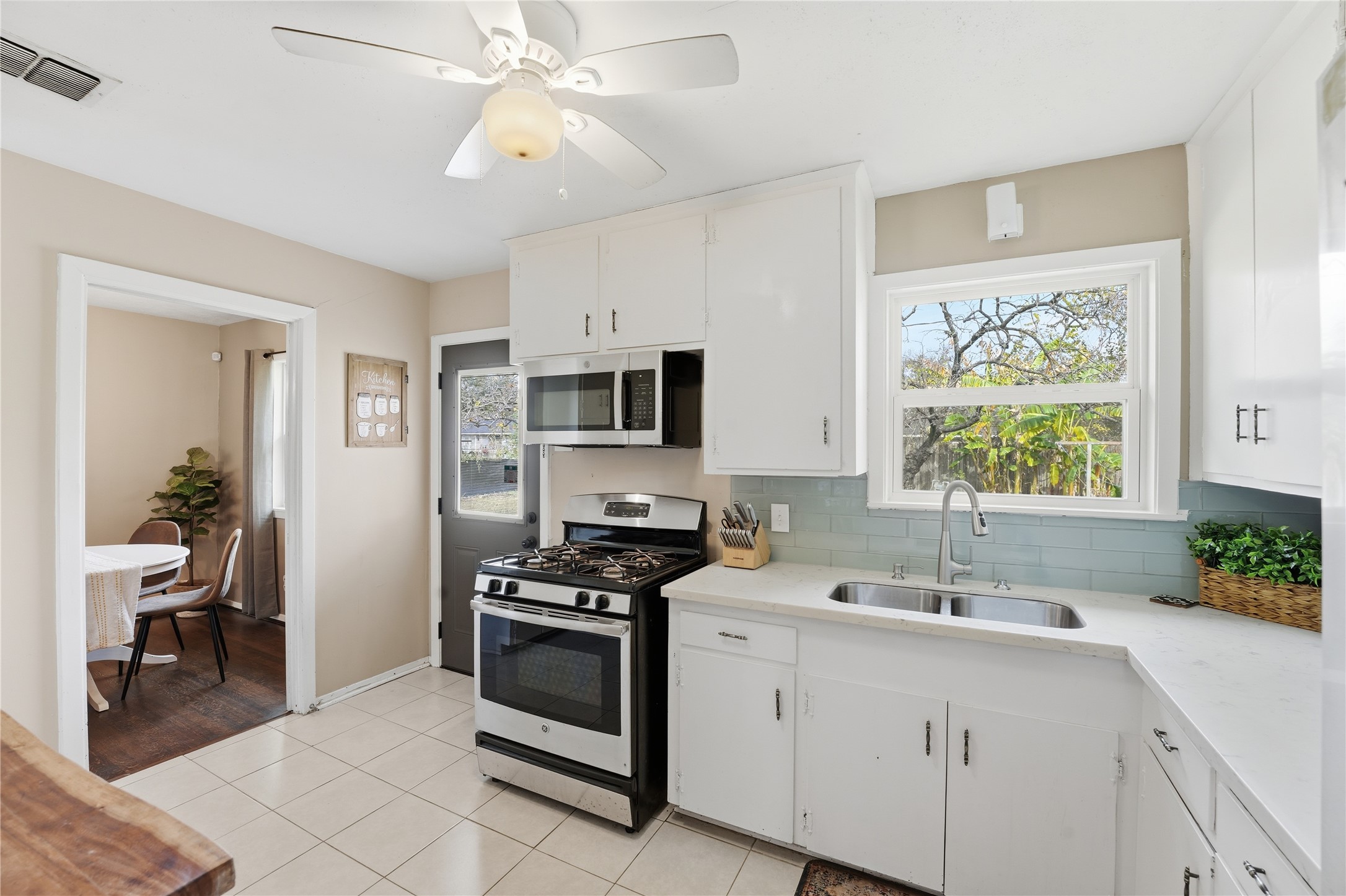 10355 Duncum Street Property Photo 6
