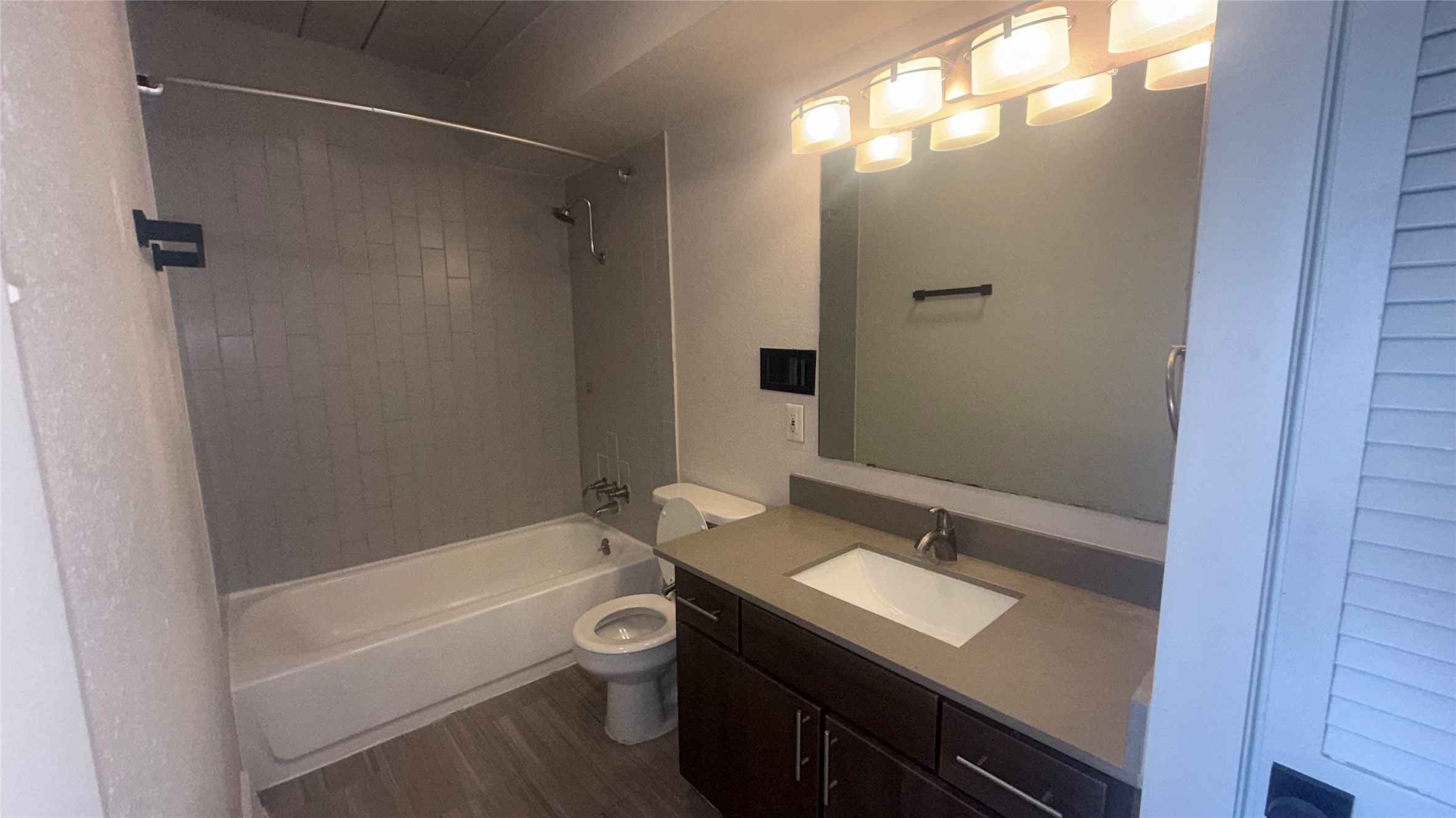 5400 Memorial Drive 410 Property Photo 15