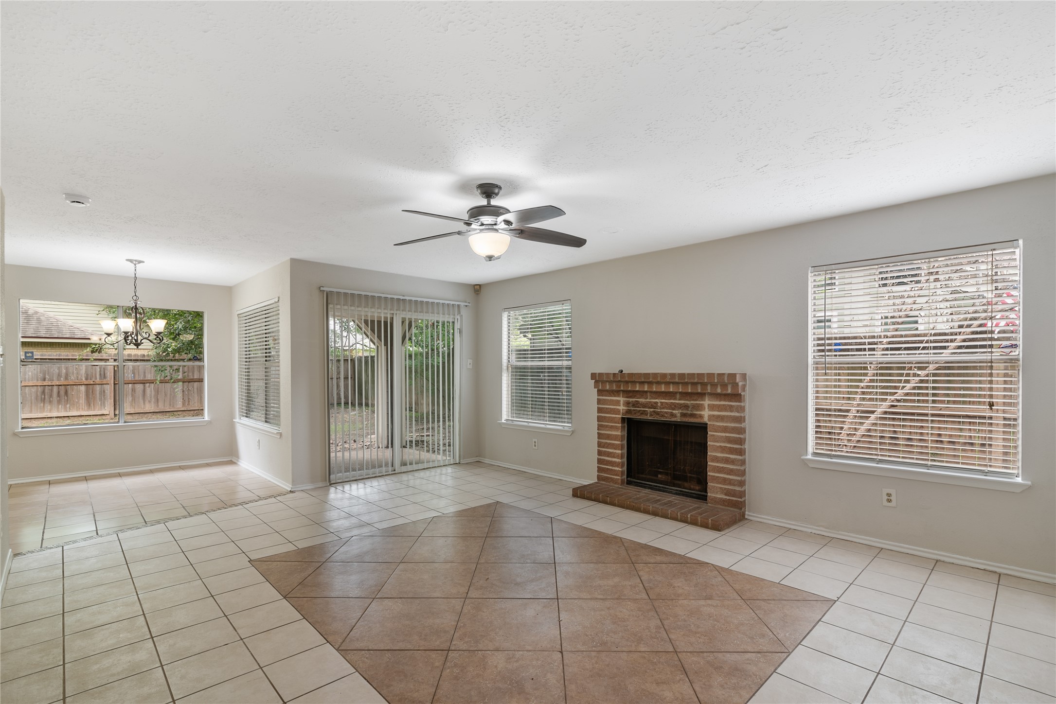 4807 Shadowdale Drive Property Photo 9