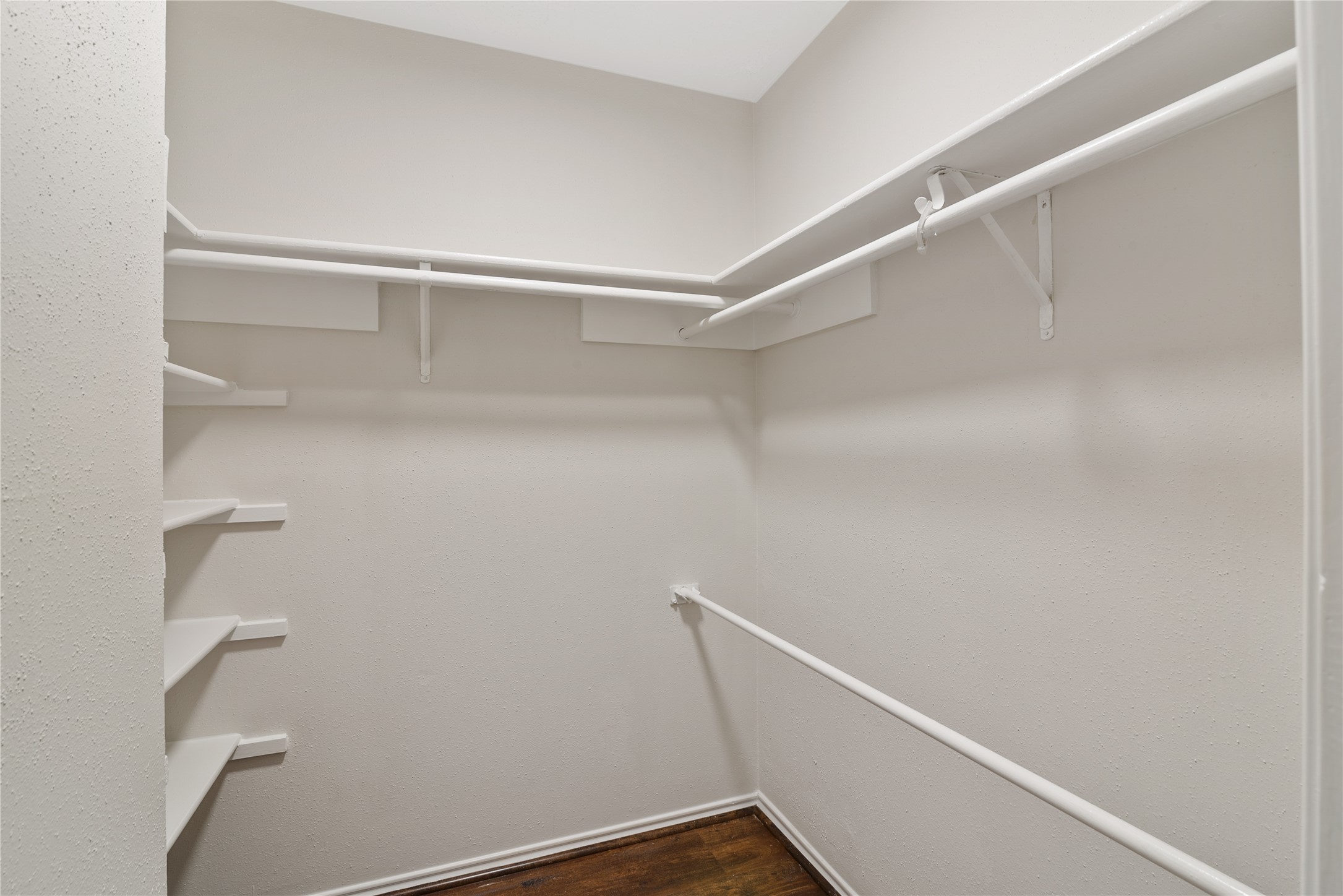4807 Shadowdale Drive Property Photo 15
