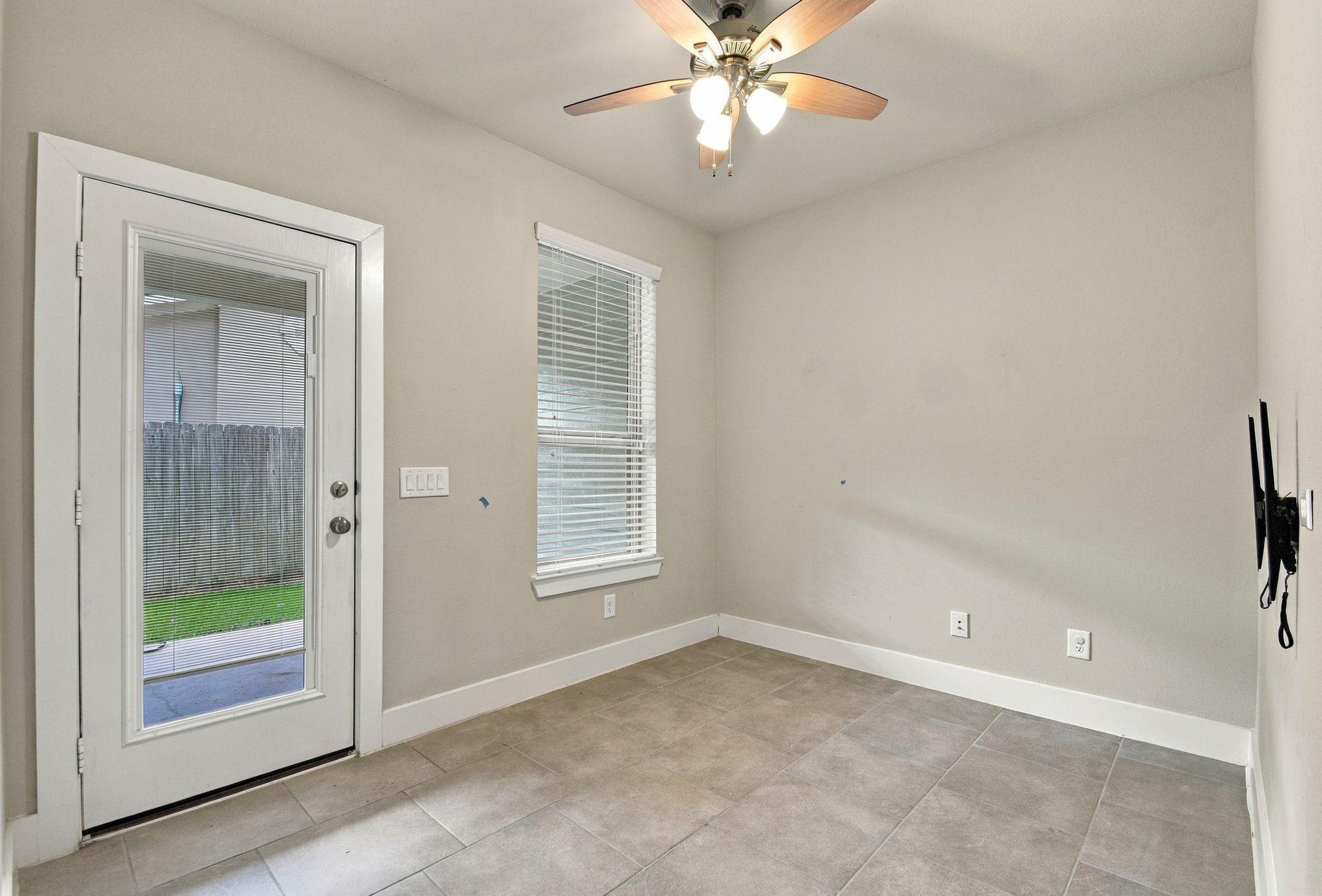 2117 Sequoia Woods Drive Property Photo 7