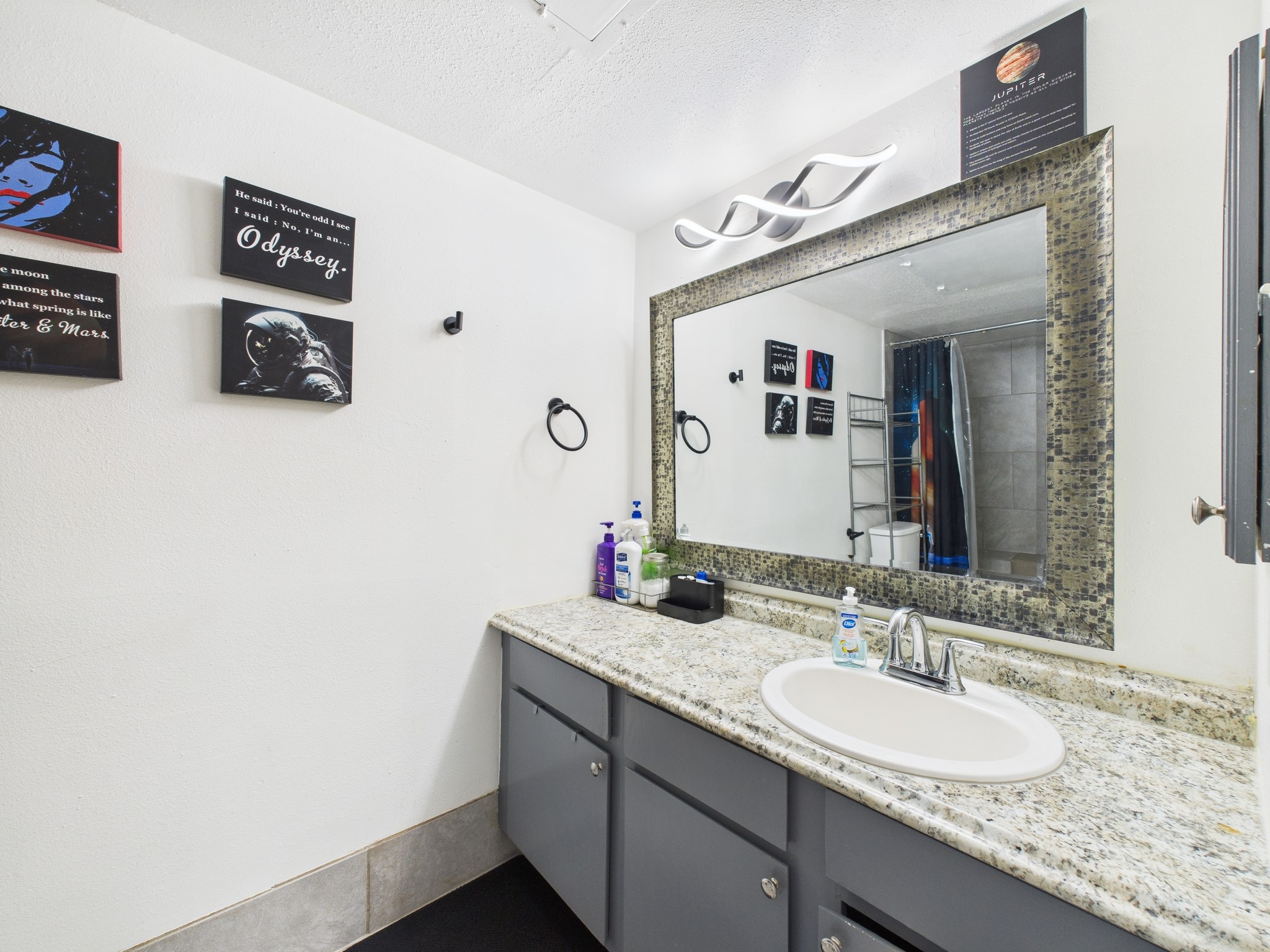 2814 S Bartell Drive 32 Property Photo 13