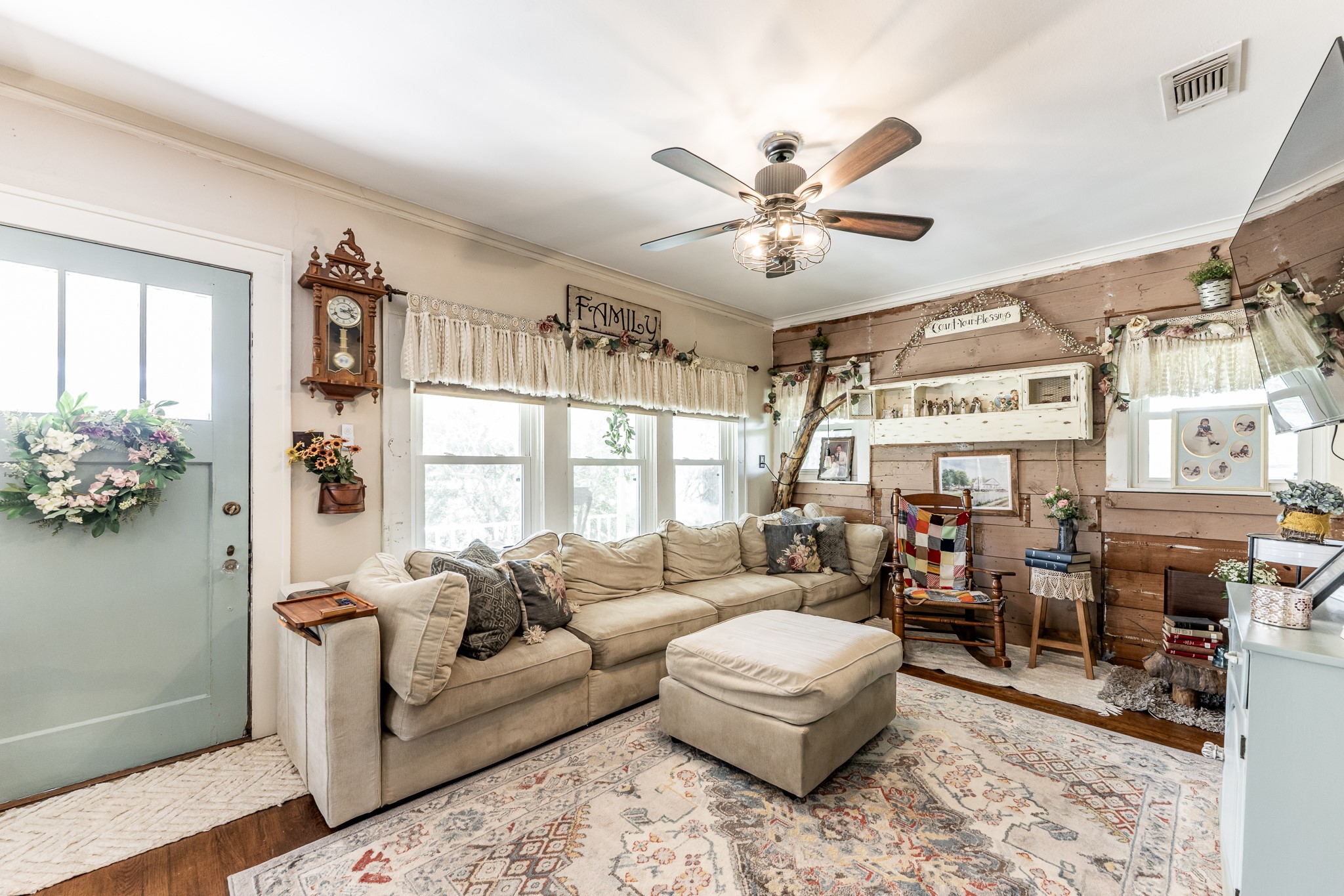 25790 Lakeside Drive Property Photo 6