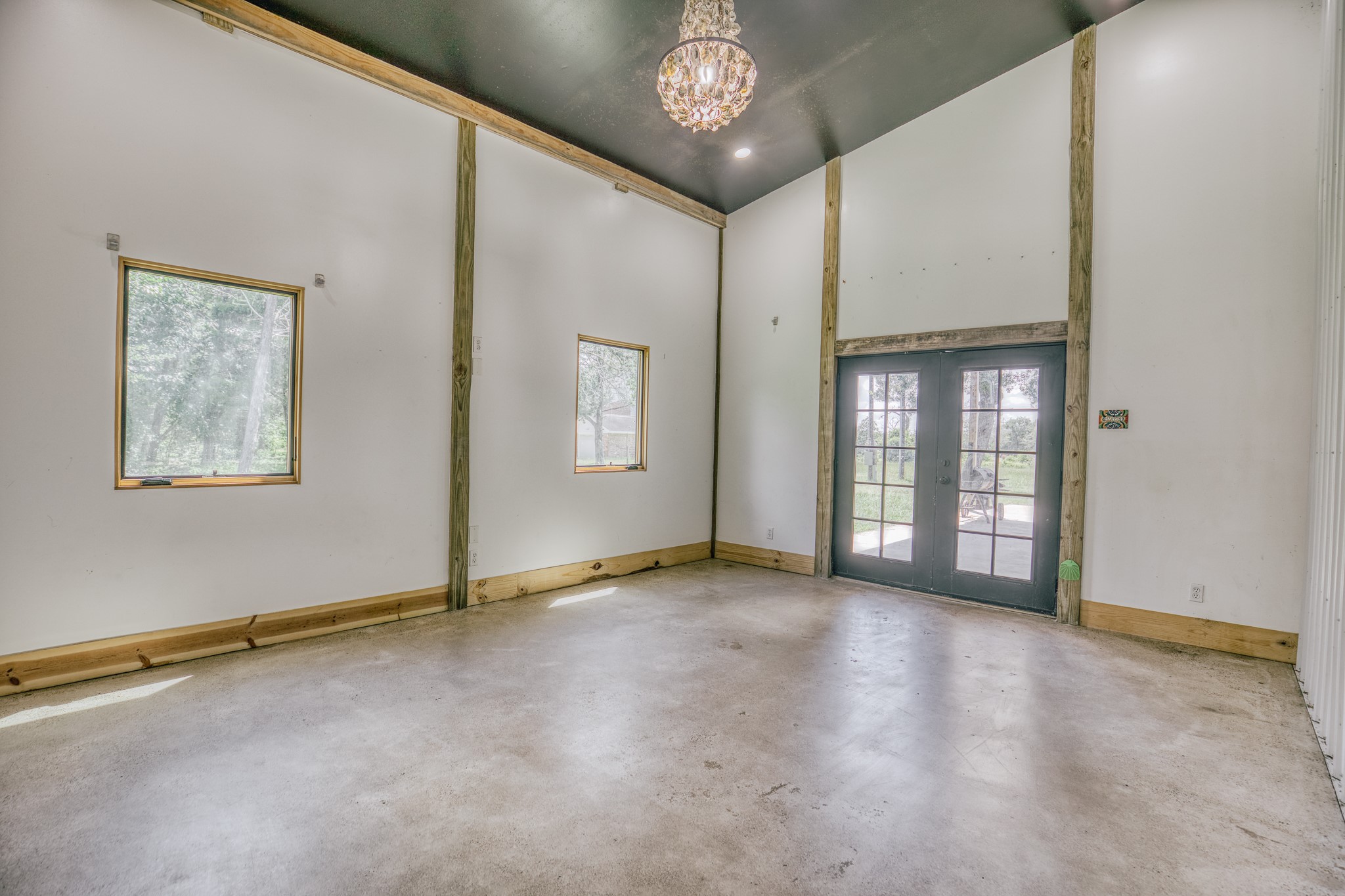 3301 Round Top Road Property Photo 13