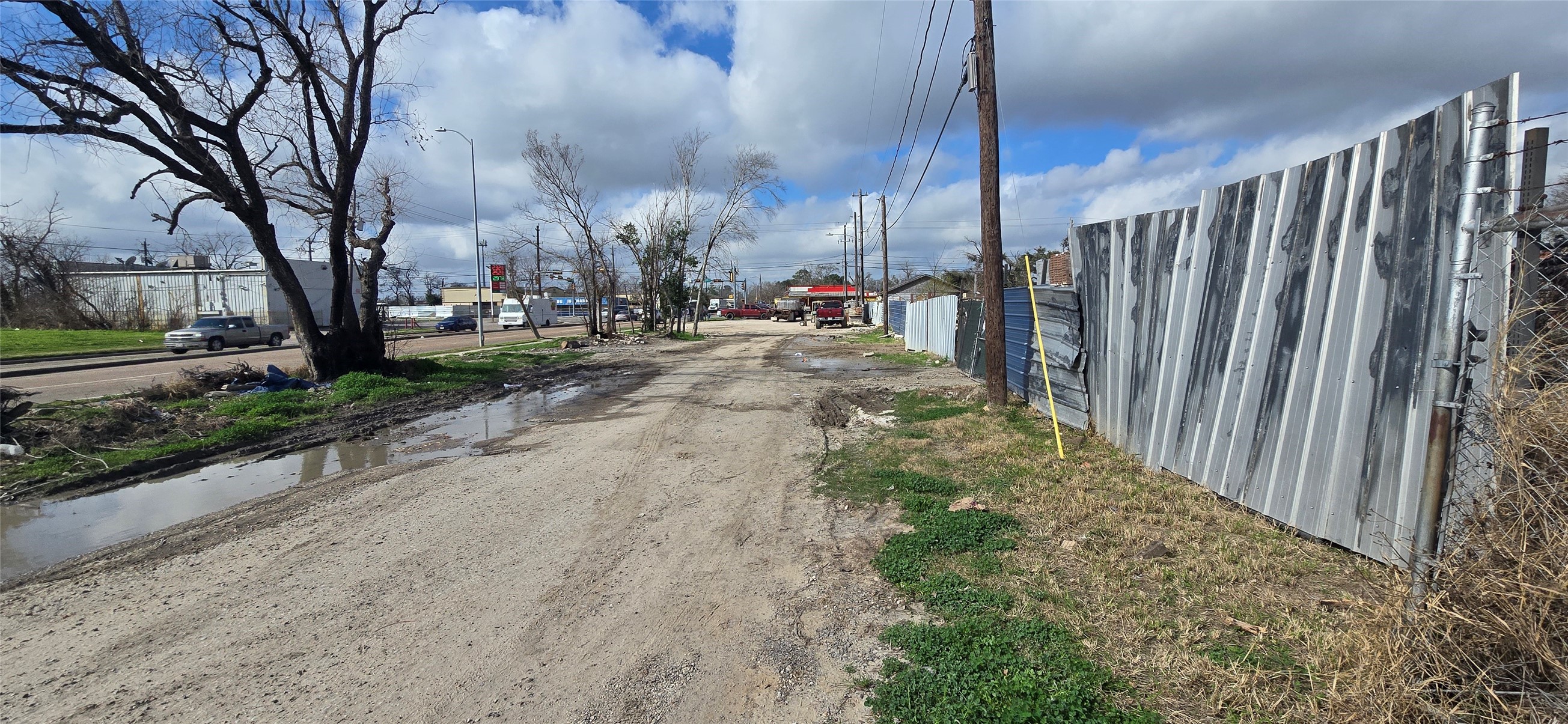 2821 E Crosstimbers Street Property Photo 5