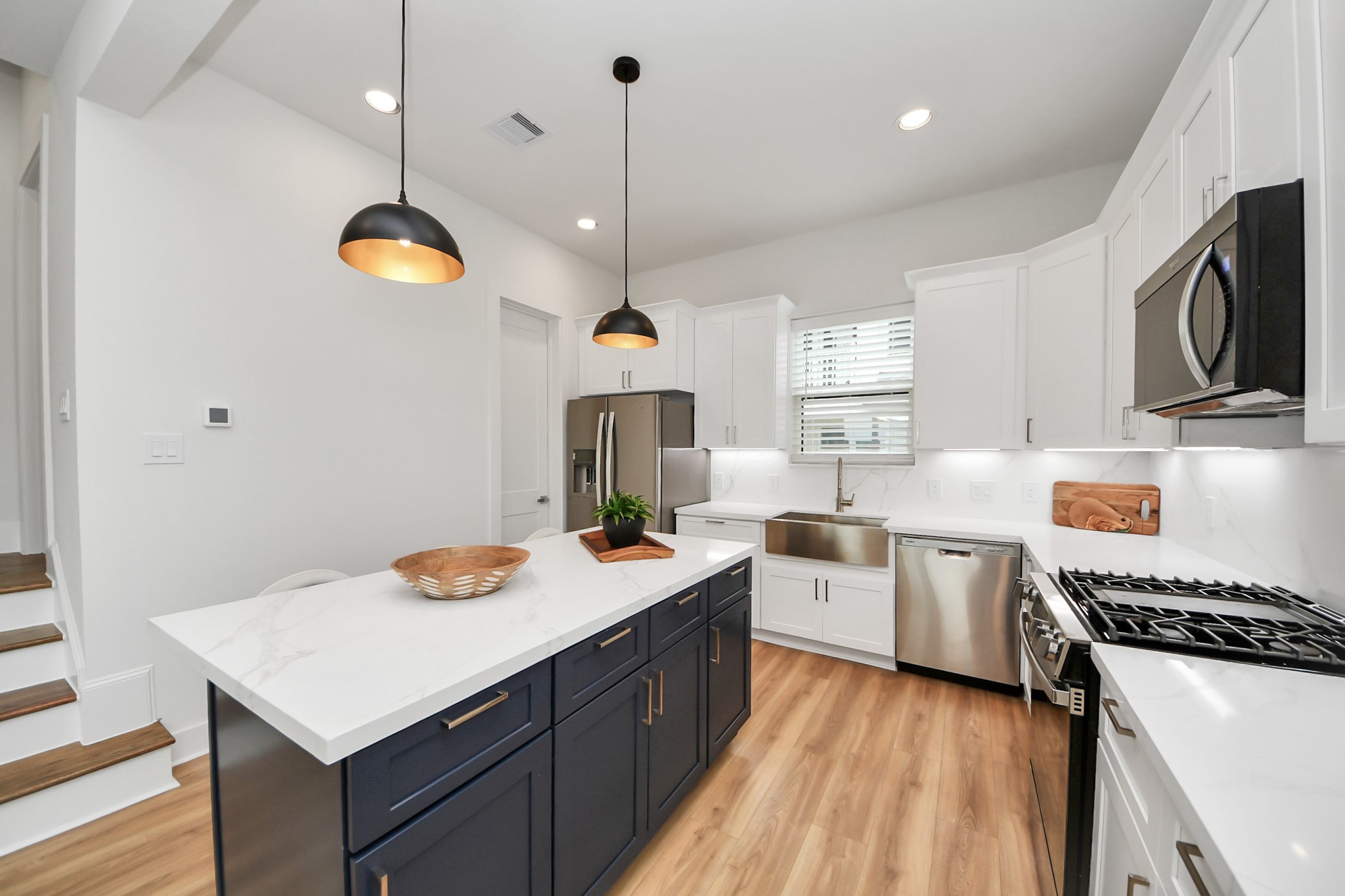 2430 Ella Boulevard Property Photo 17