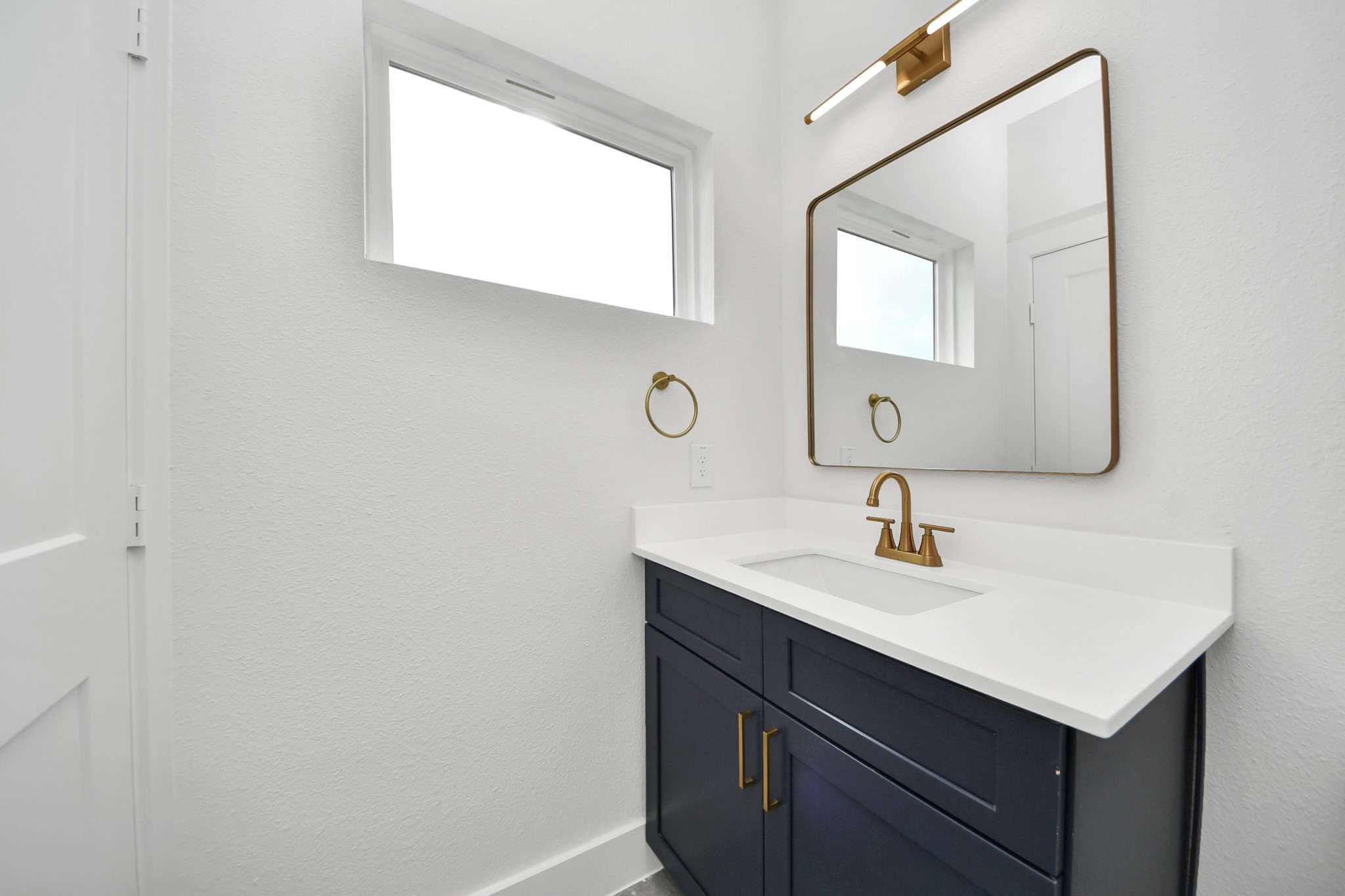 2430 Ella Boulevard Property Photo 23