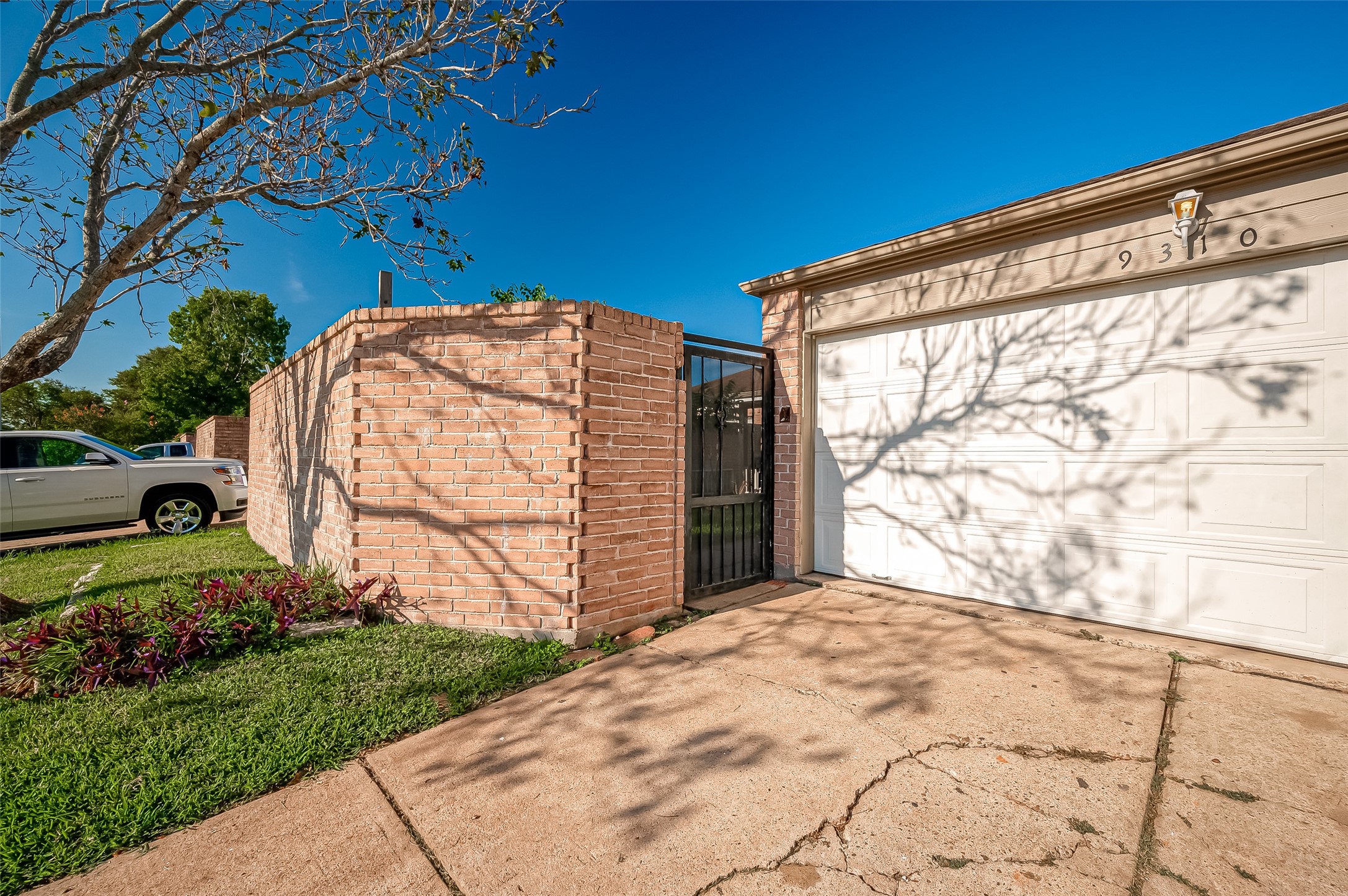9310 Clipperwood Place Property Photo 3