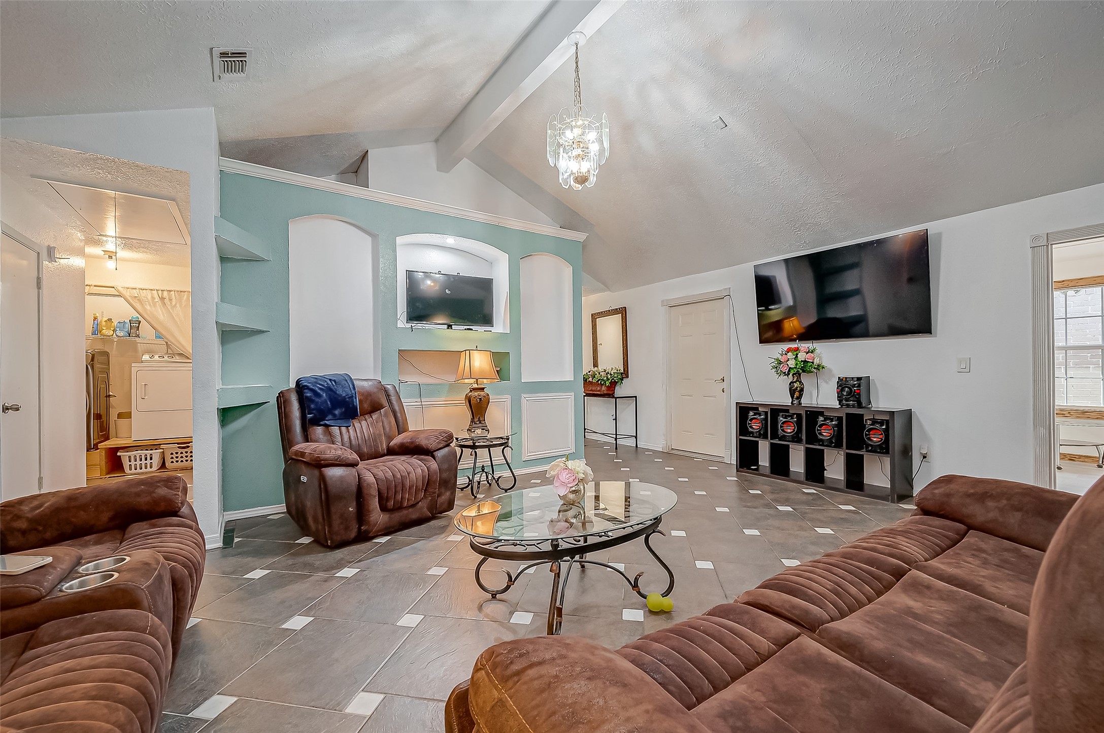 9310 Clipperwood Place Property Photo 15