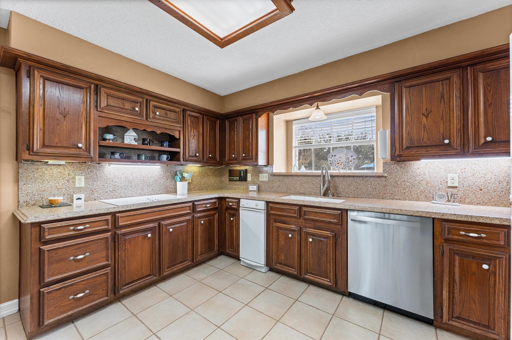 2710 Saint Andrews Place Property Photo 14