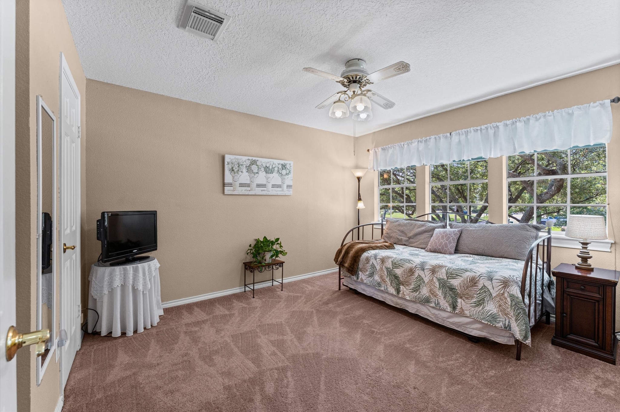 2710 Saint Andrews Place Property Photo 23