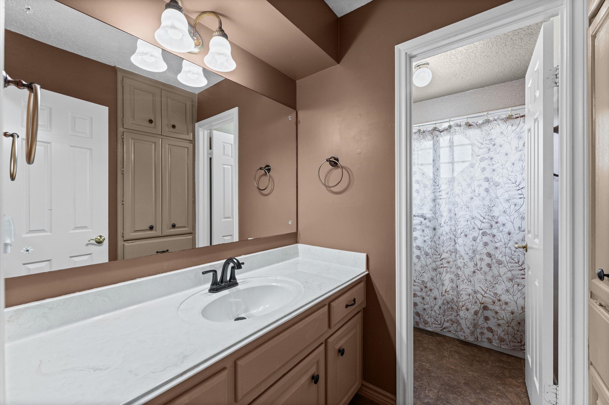 2710 Saint Andrews Place Property Photo 24
