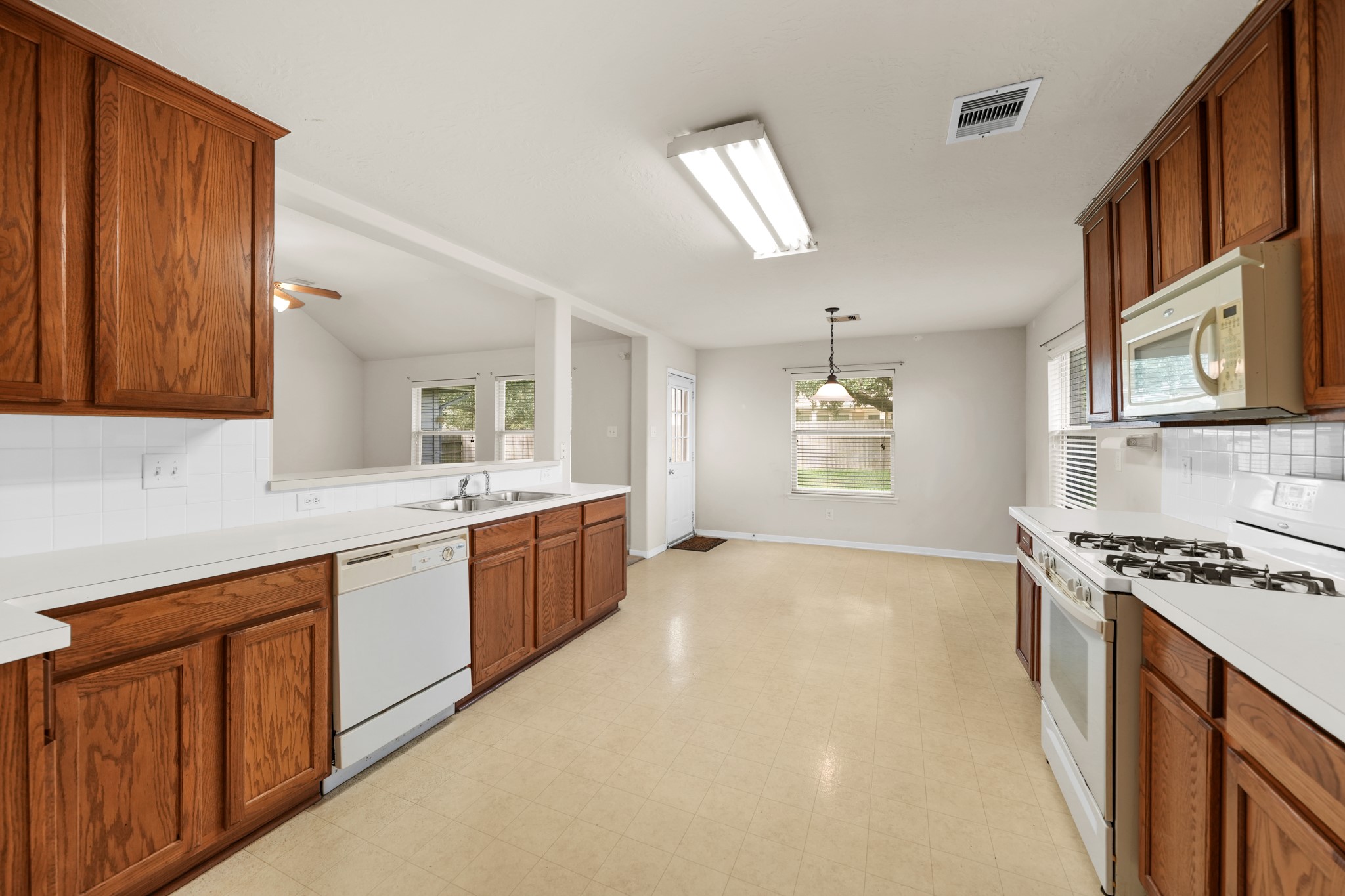 3808 Parry Court Property Photo 4