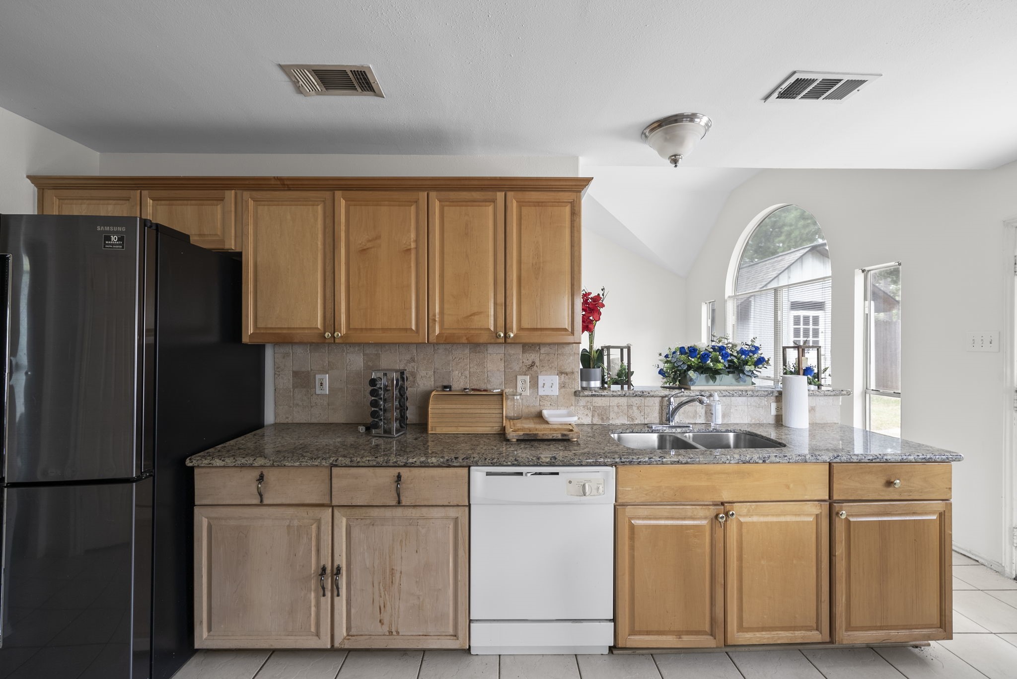 16022 Sugar Tree Drive Property Photo 8