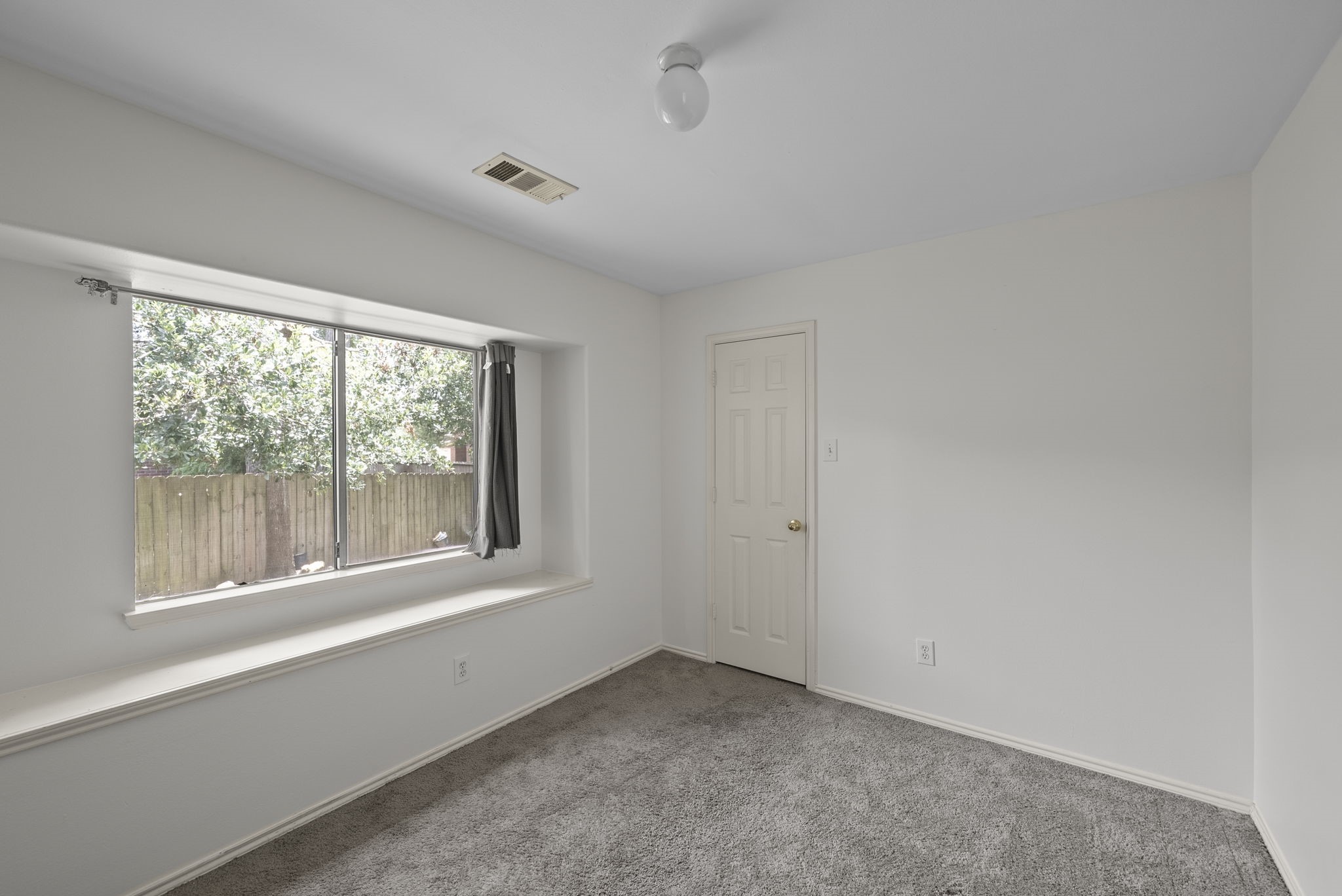 16022 Sugar Tree Drive Property Photo 23
