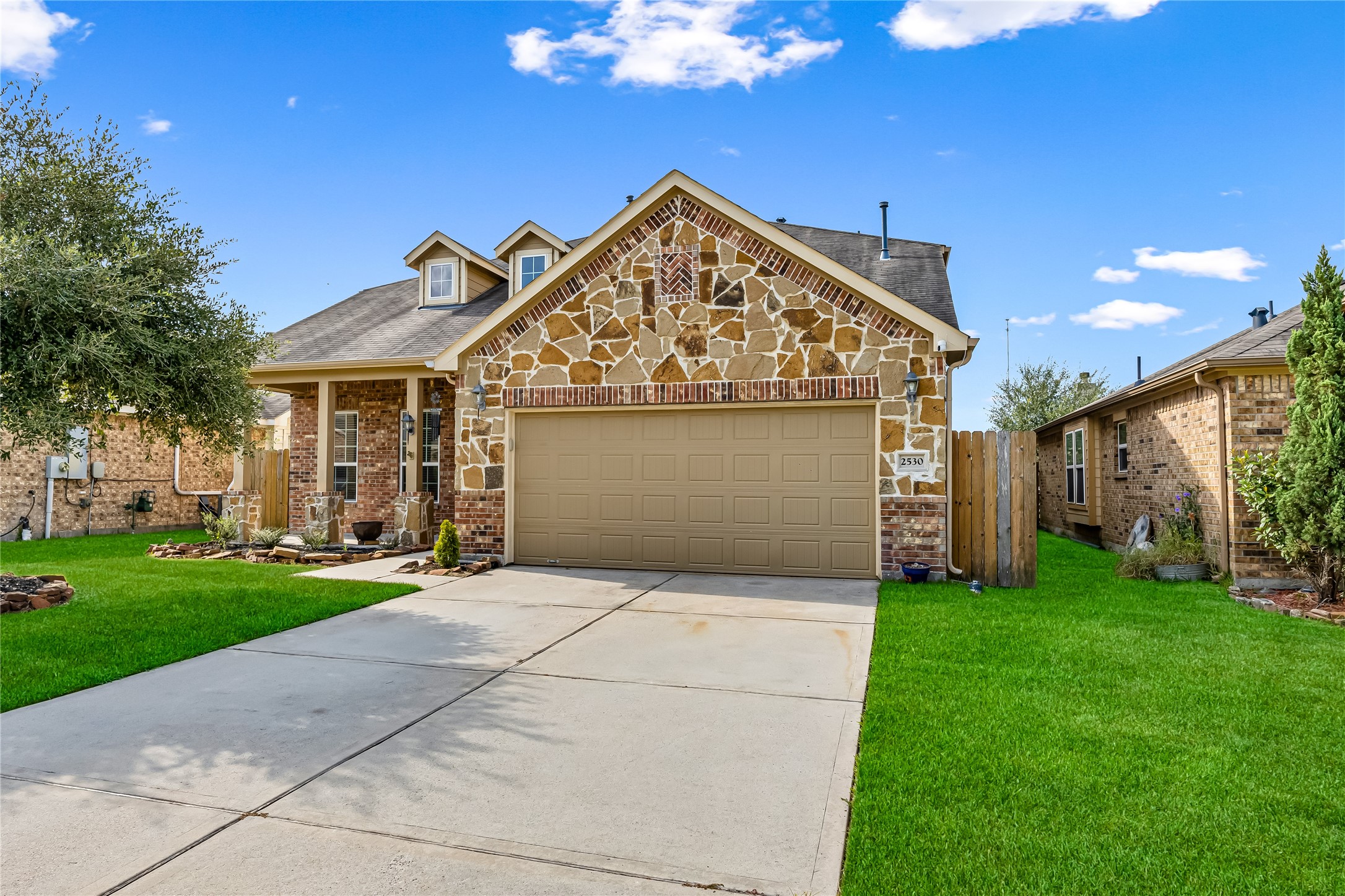 2530 Wood Park Boulevard Property Photo 2