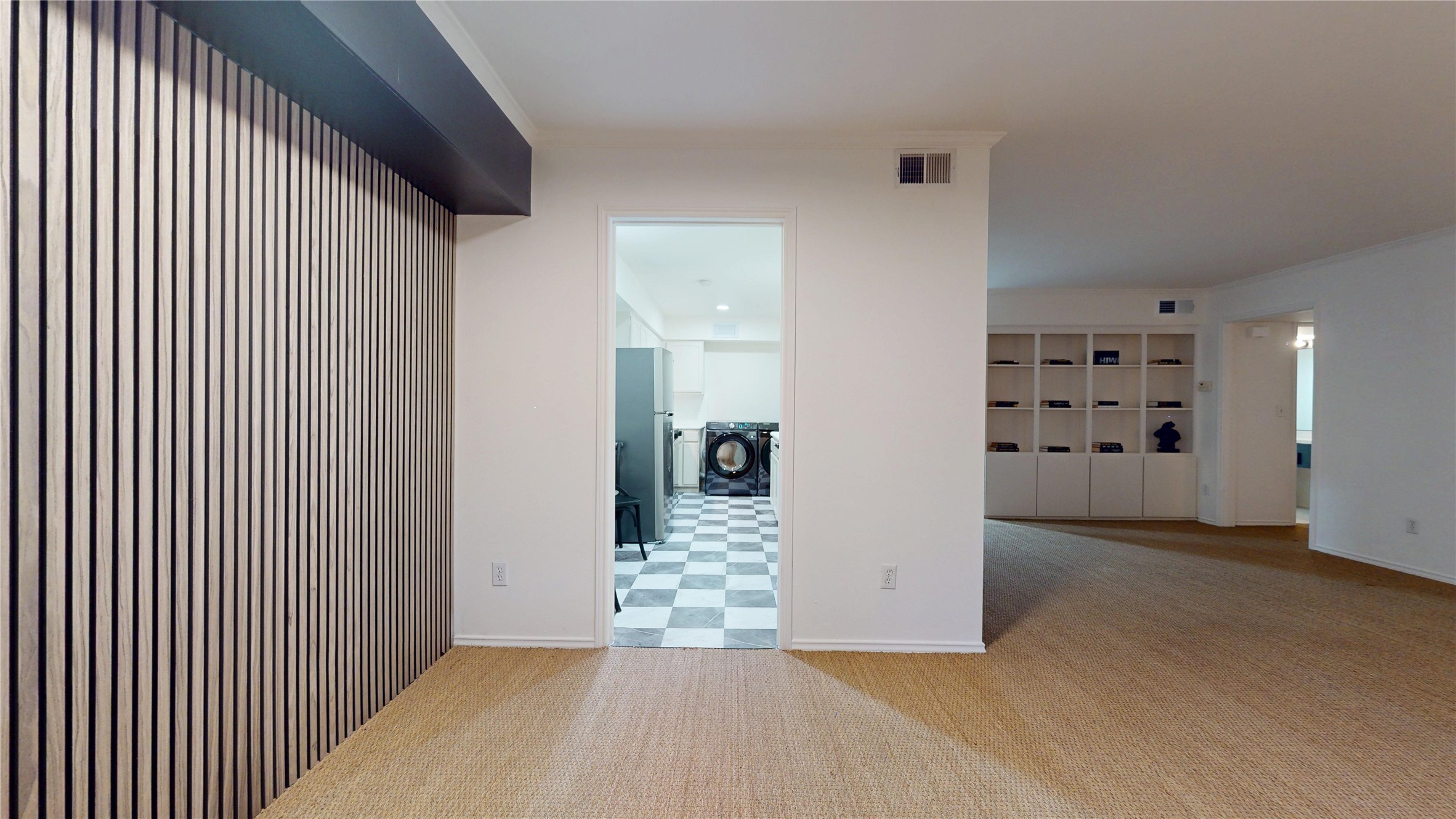 357 N Post Oak Lane 117 Property Photo 3