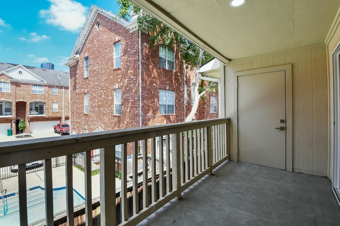 2300 Augusta Drive 28 Property Photo 8