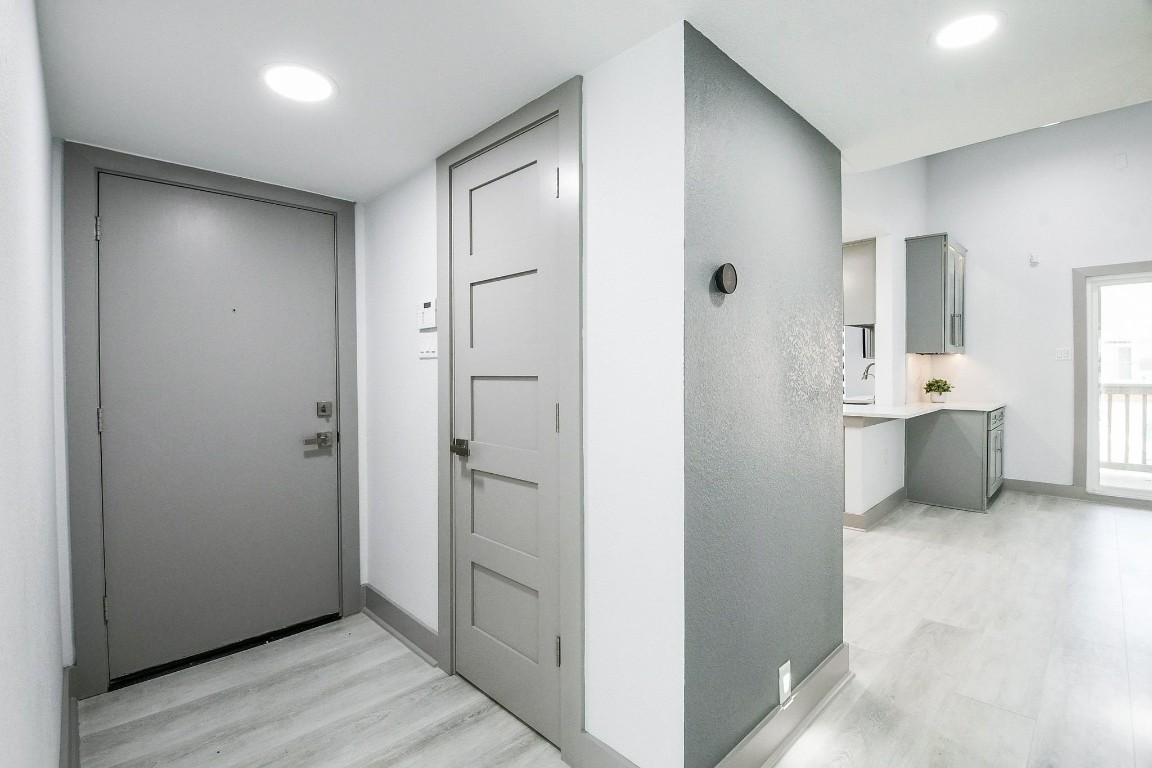 2300 Augusta Drive 28 Property Photo 10