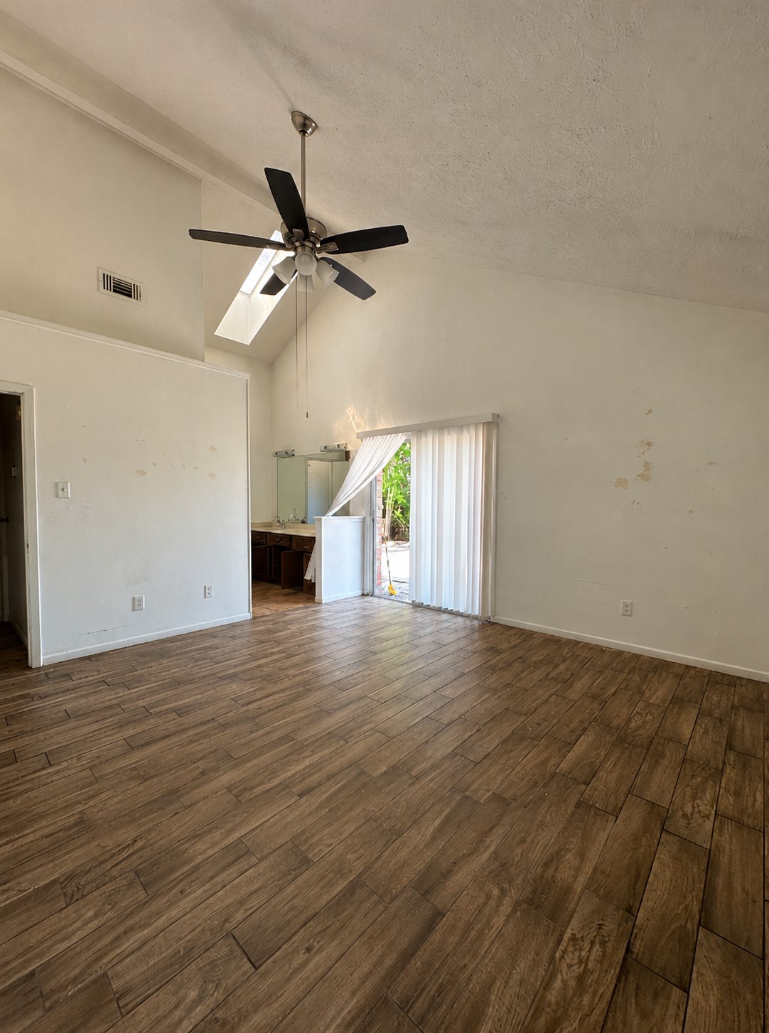 6603 Crakston Street Property Photo 18