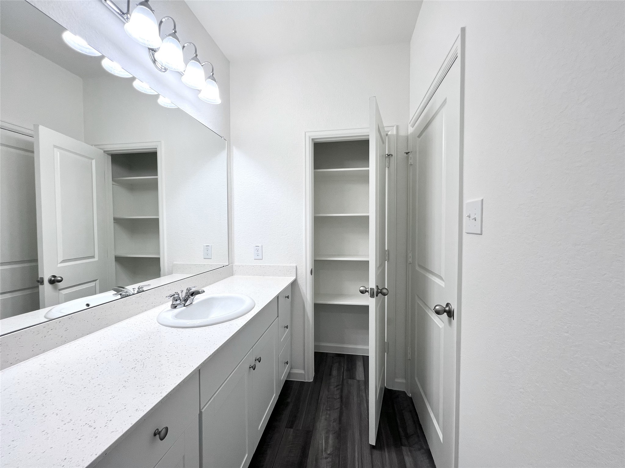 680 Amesbury Road Property Photo 10