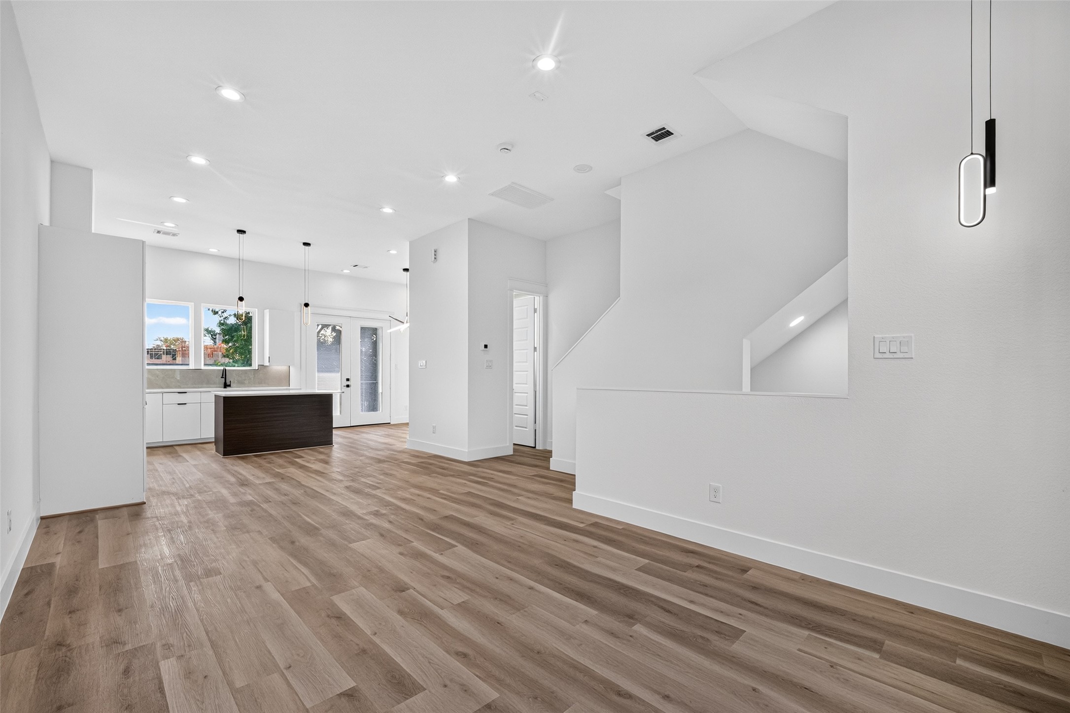 6621 Katarani Drive Property Photo 4