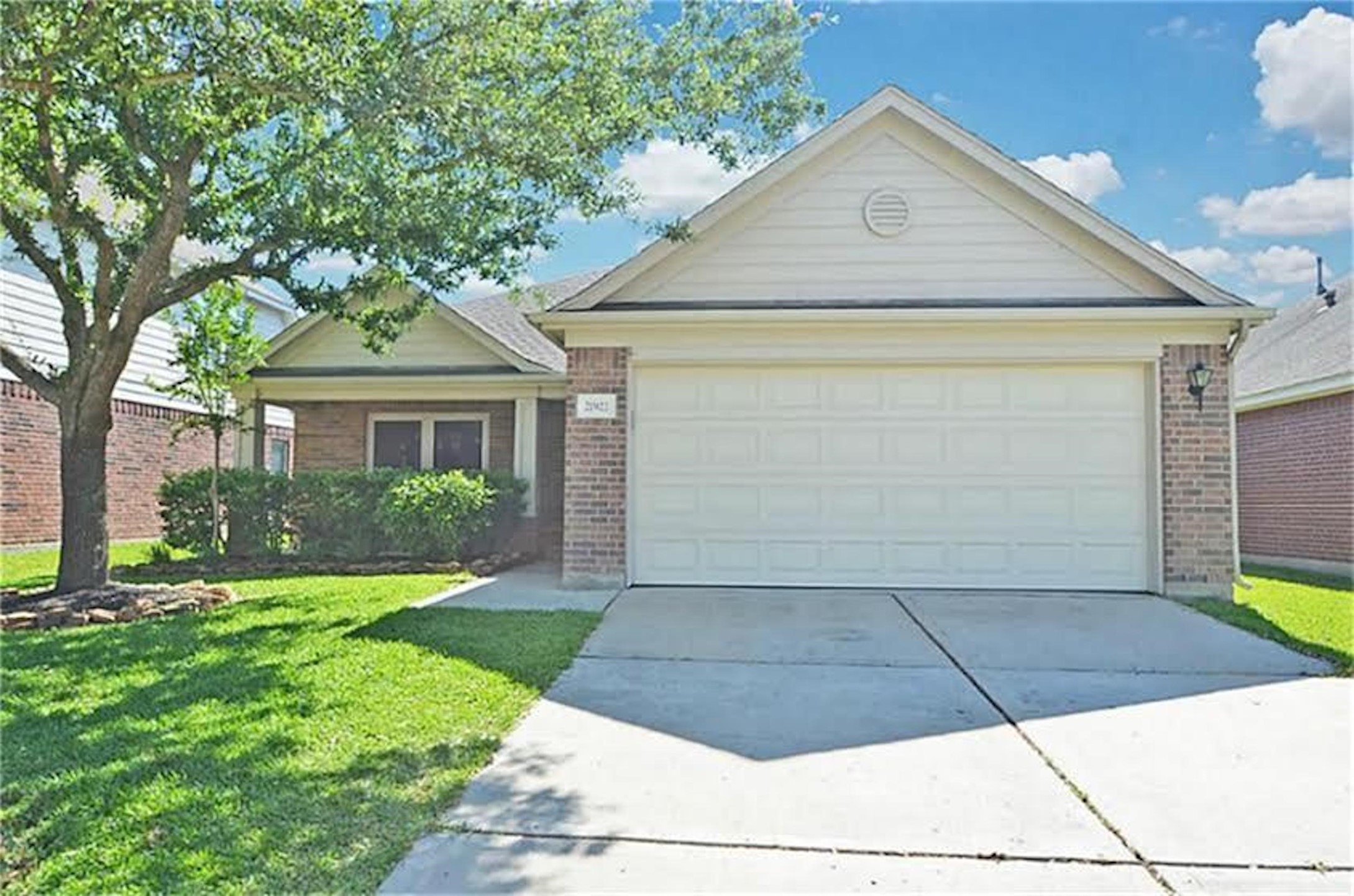 21922 Golden Cedar Drive Property Photo 1
