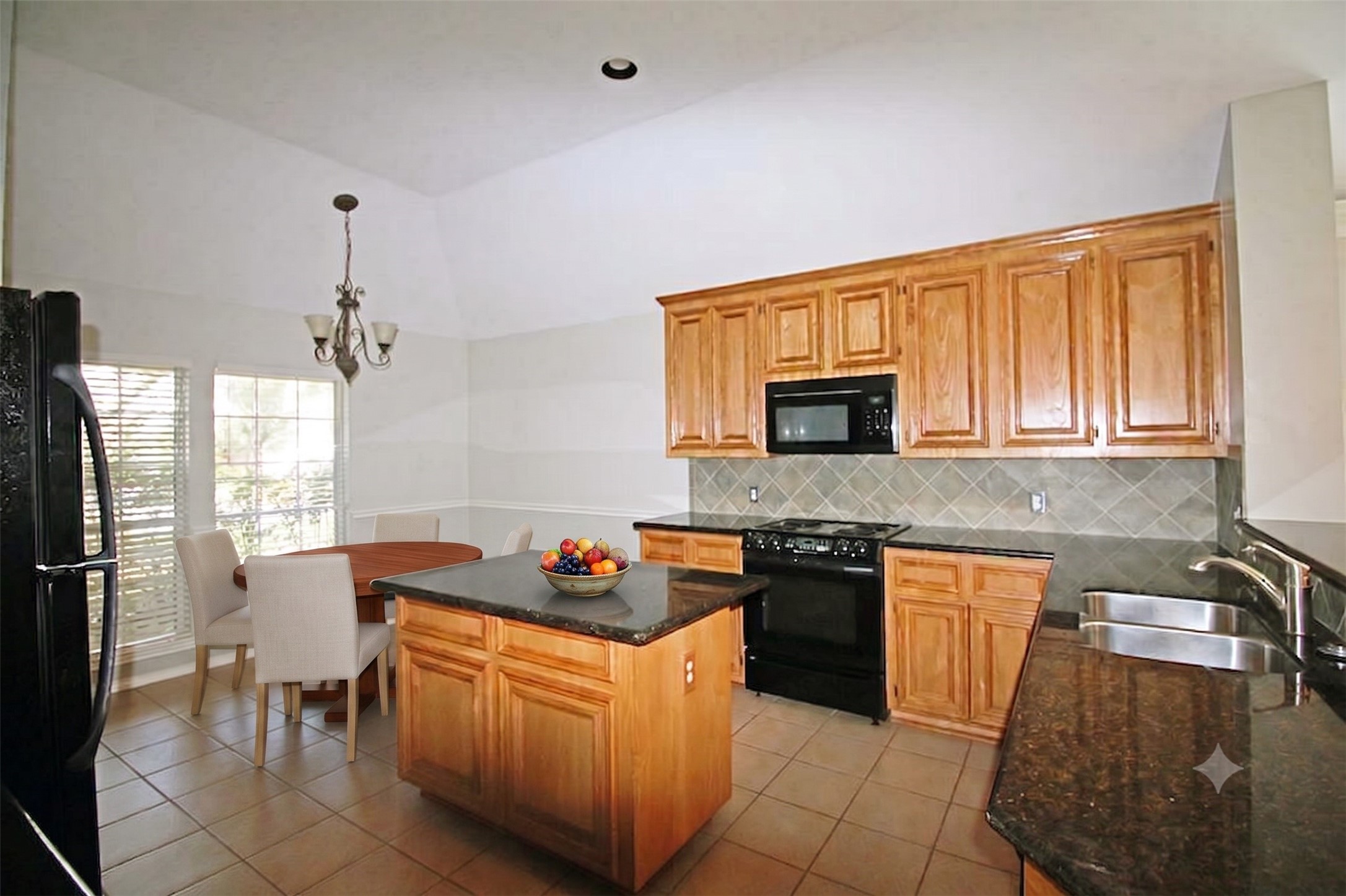 21922 Golden Cedar Drive Property Photo 7