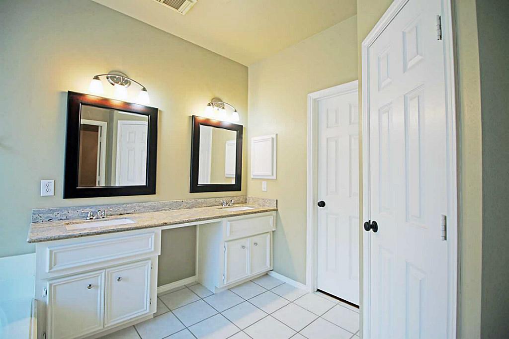 21922 Golden Cedar Drive Property Photo 11