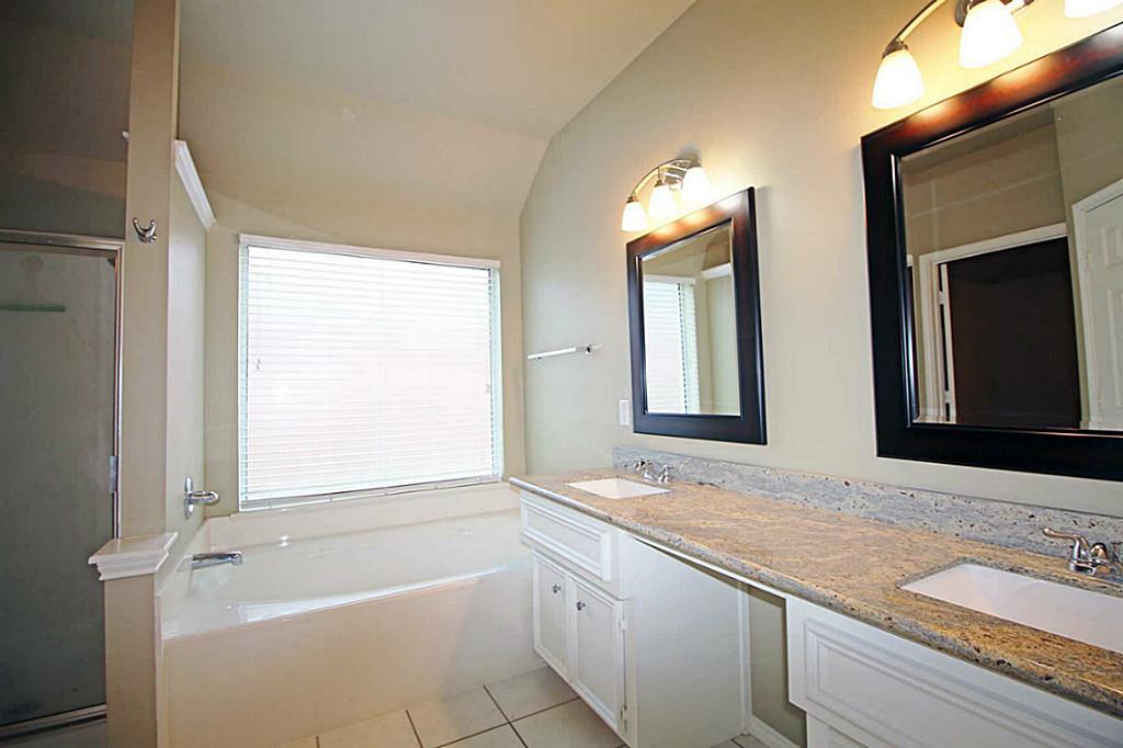 21922 Golden Cedar Drive Property Photo 12