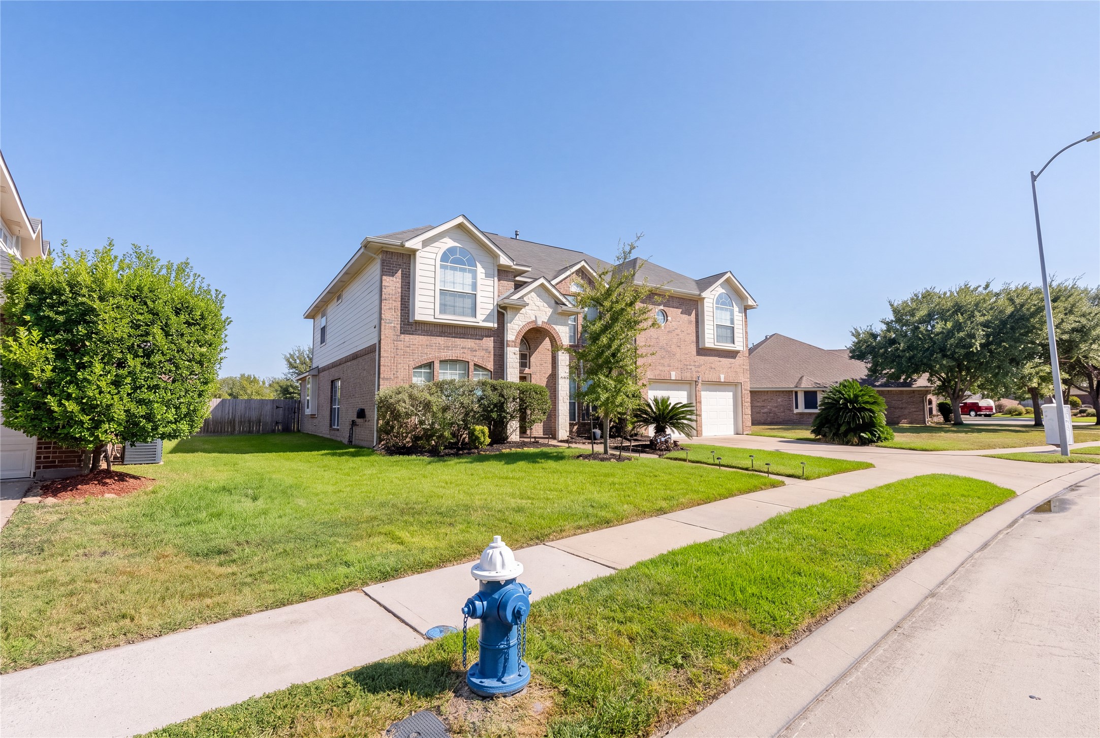 20627 Cypress Breeze Drive Property Photo 3