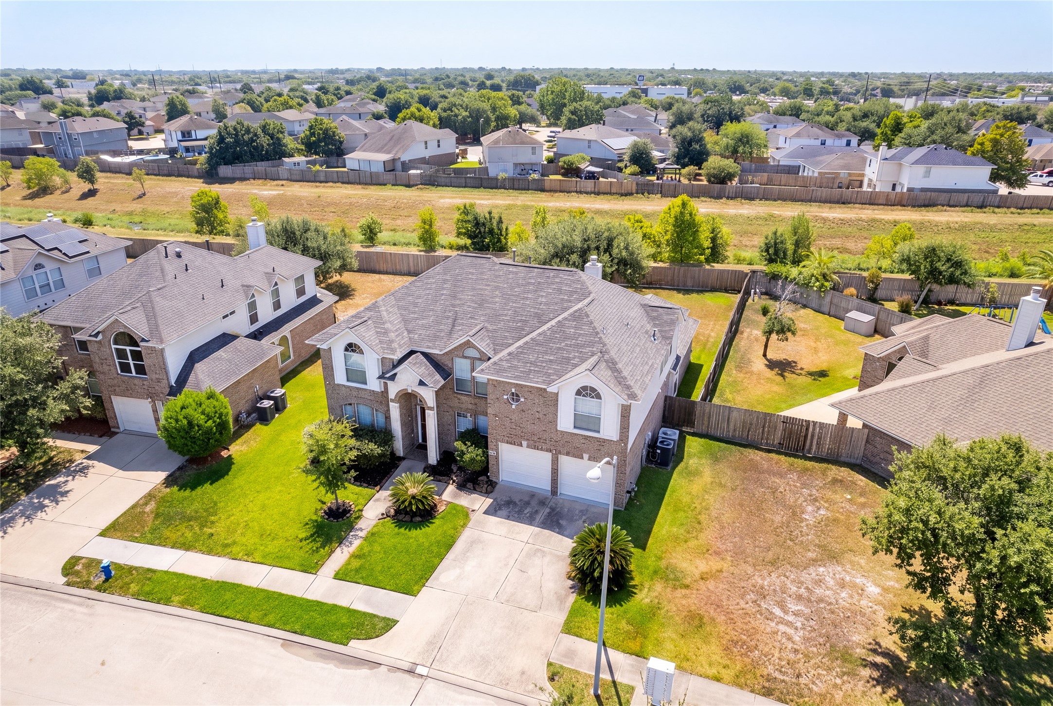 20627 Cypress Breeze Drive Property Photo 4