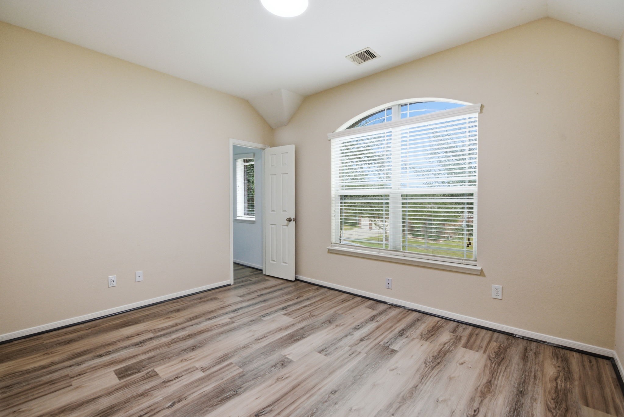 5002 Rollingstone Road Property Photo 20